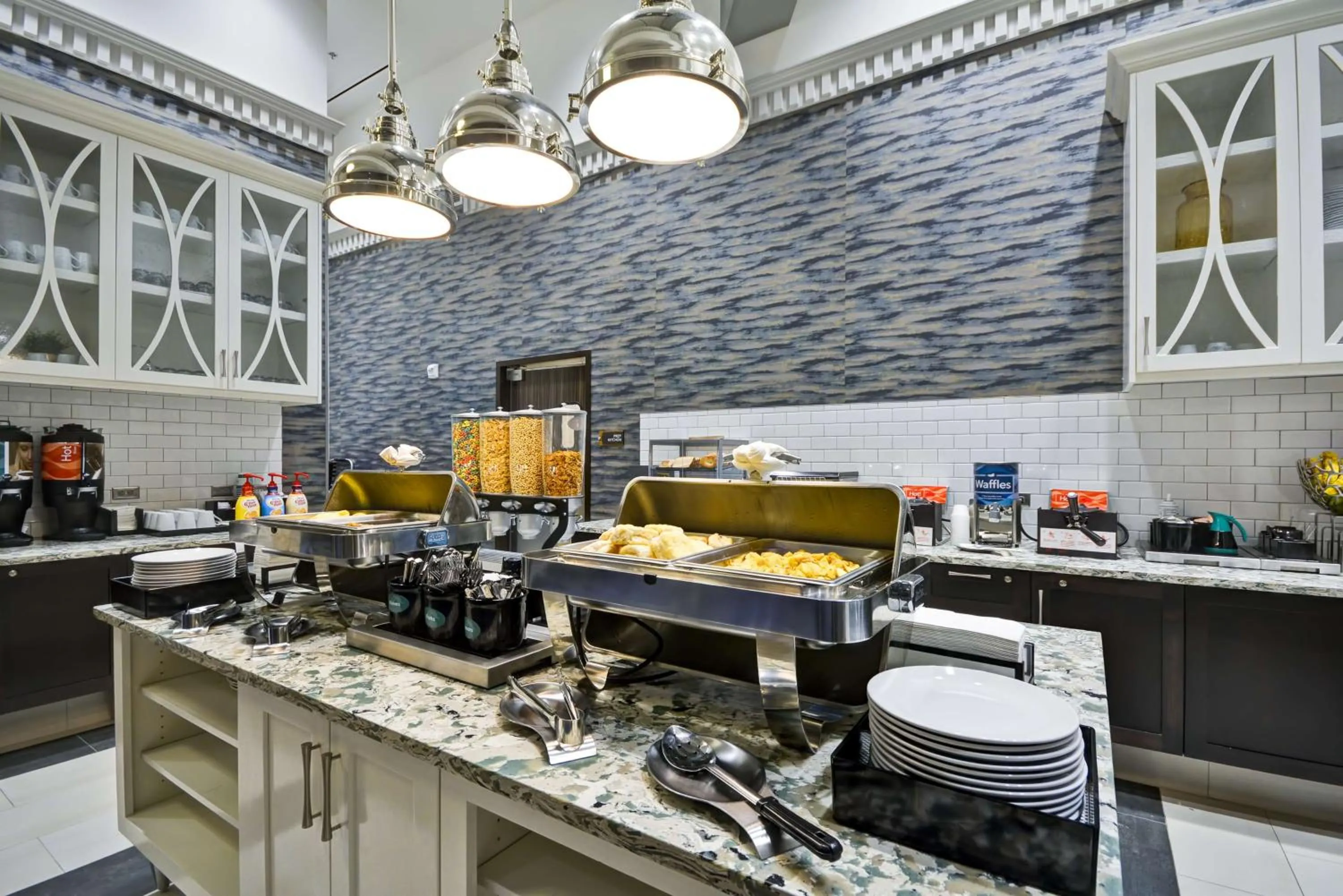 Dining area in Homewood Suites by Hilton Birmingham Downtown Near UAB