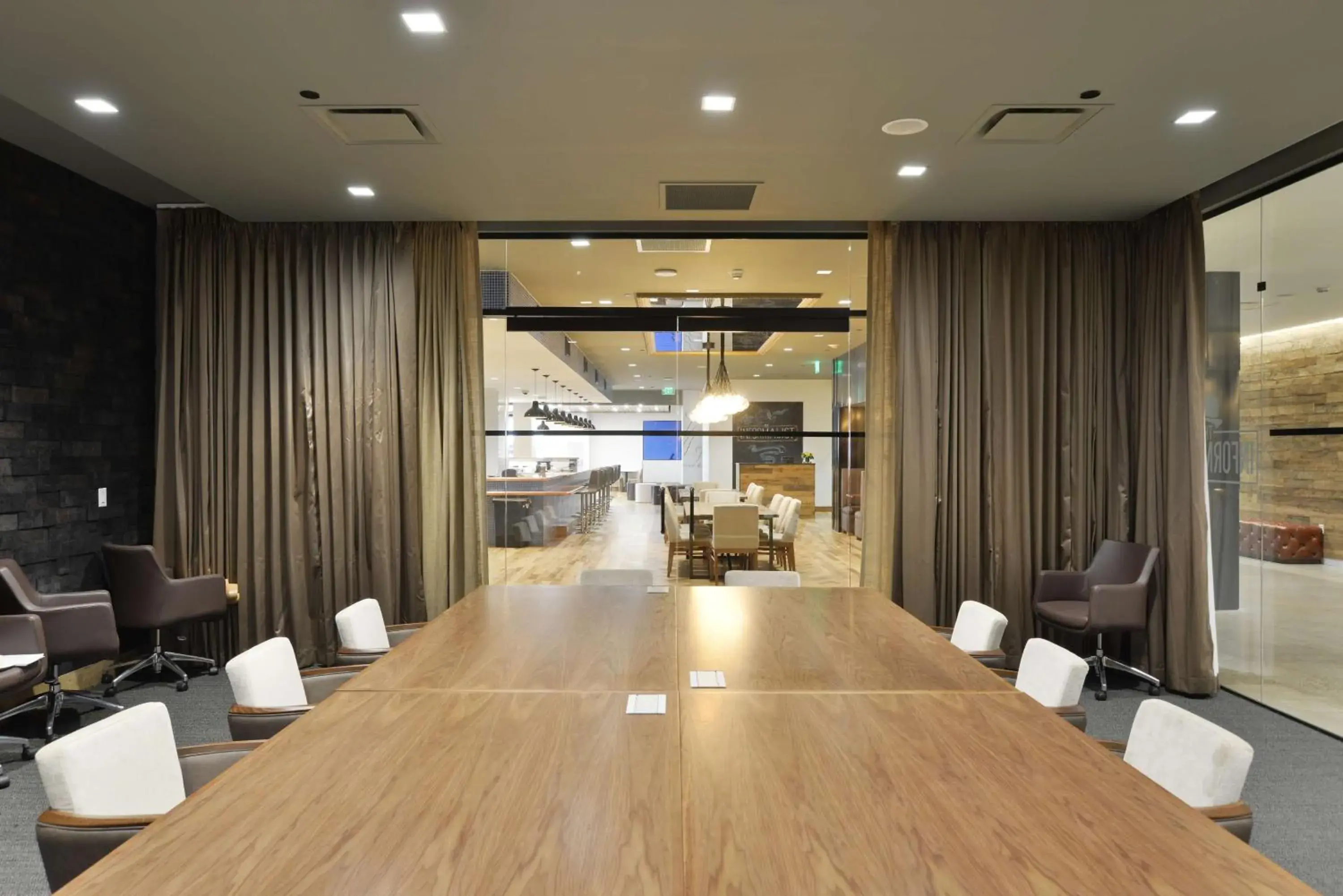 Restaurant/places to eat in The Lismore Hotel Eau Claire - a DoubleTree by Hilton Restaurant/places to eat in The Lismore Hotel Eau Claire - a DoubleTree by Hilton