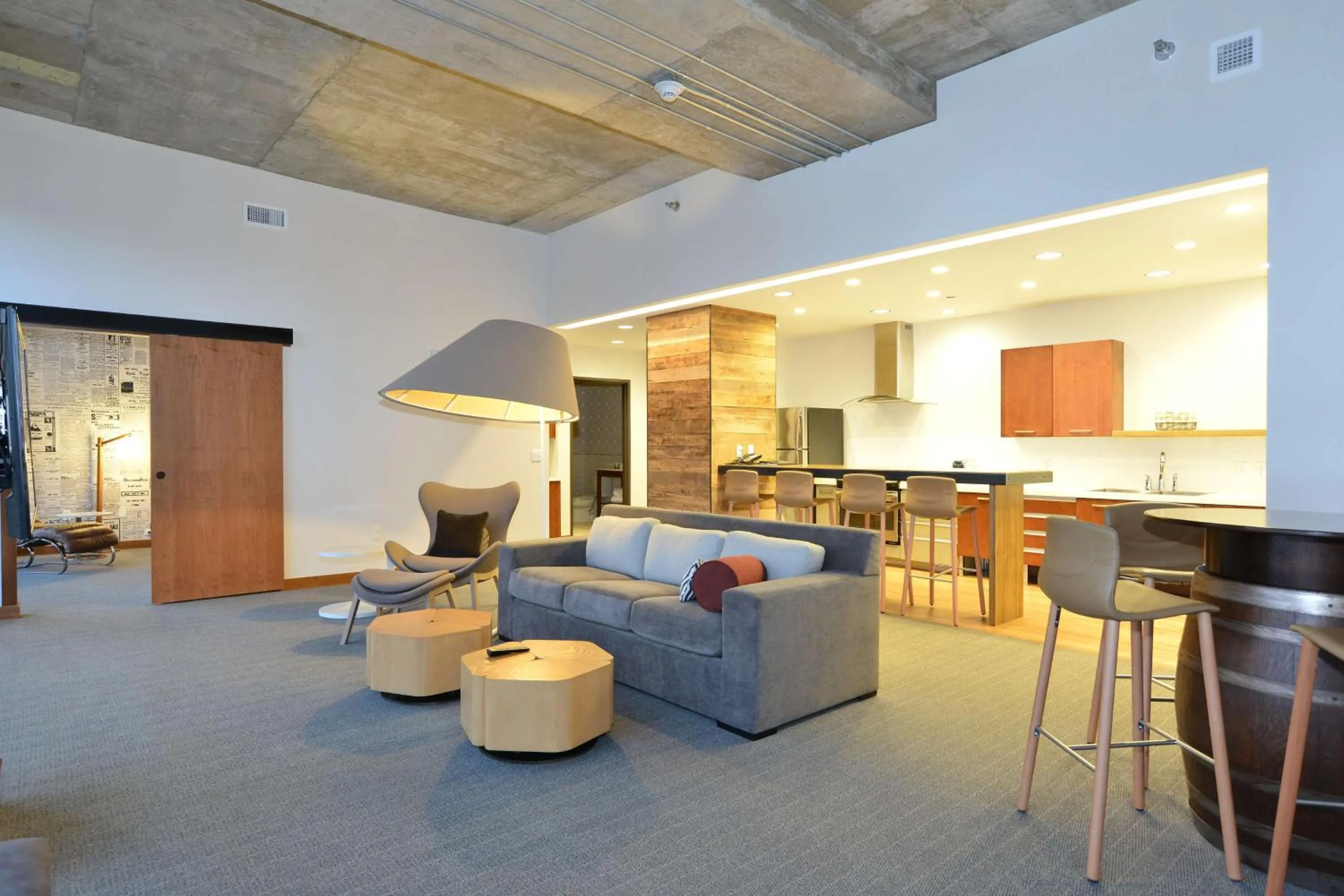 Living room in The Lismore Hotel Eau Claire - a DoubleTree by Hilton
