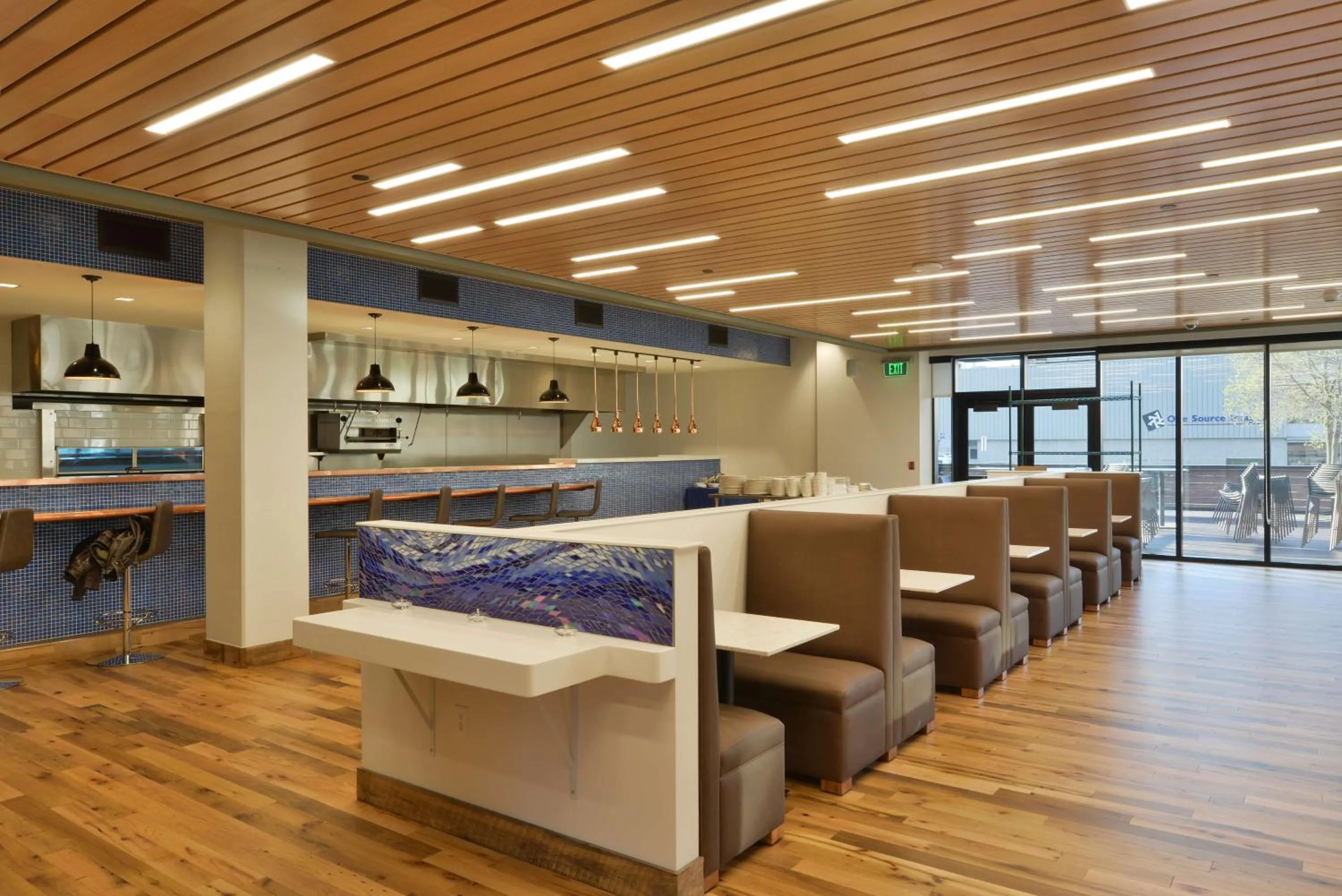 Restaurant/places to eat in The Lismore Hotel Eau Claire - a DoubleTree by Hilton