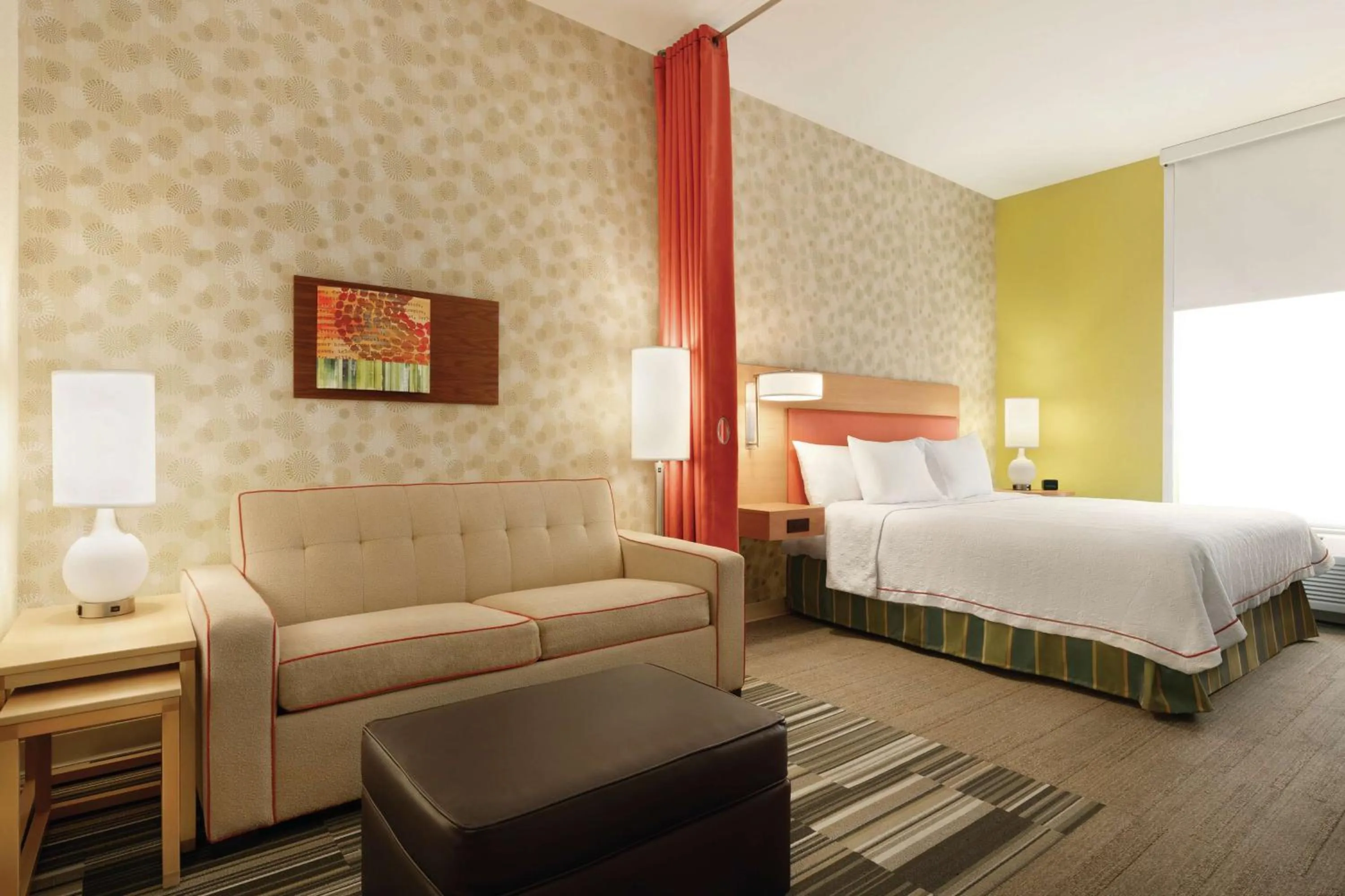 Living room, Bed in Home2 Suites by Hilton Cartersville