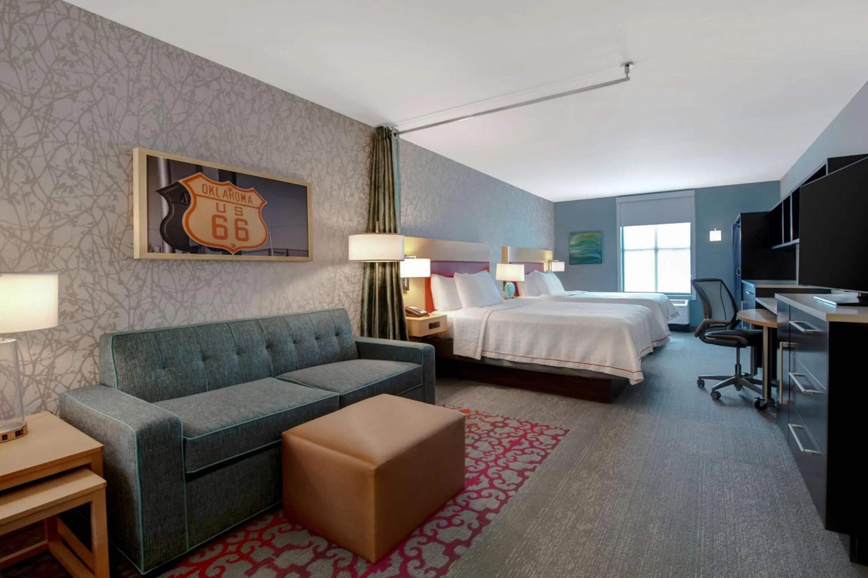 Living room, Bed in Home2 Suites by Hilton Stillwater