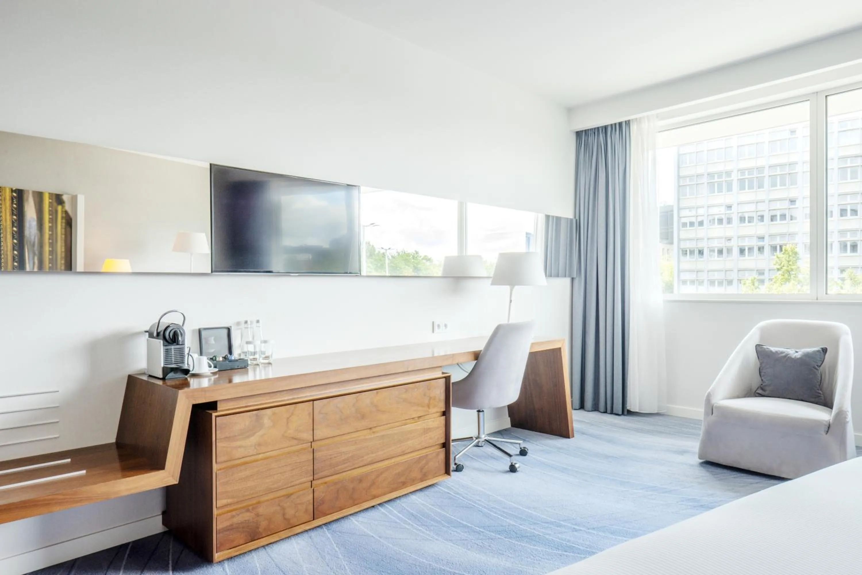 Photo of the whole room, Bed in DoubleTree by Hilton Wroclaw