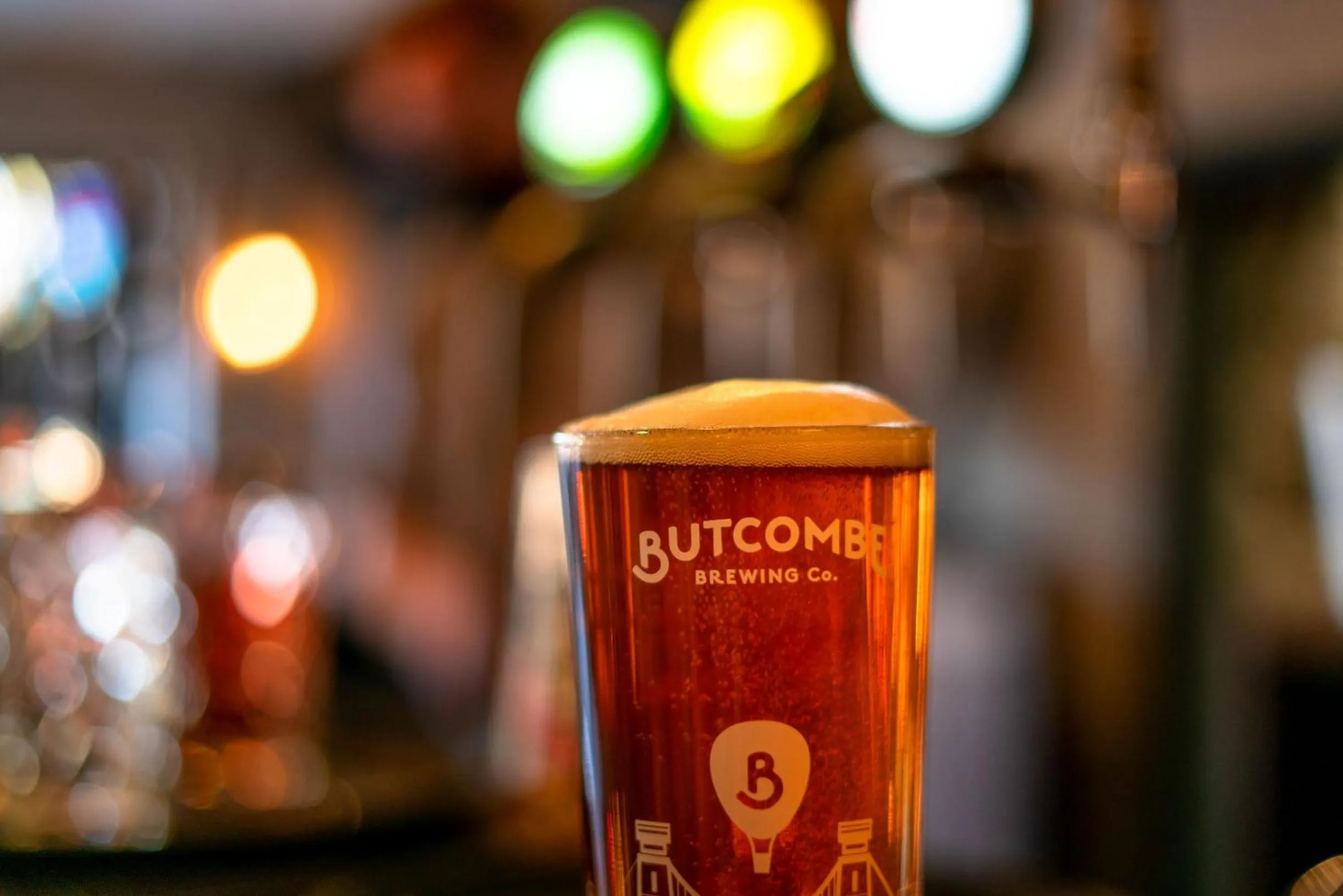 Logo/Certificate/Sign in The Langford Inn