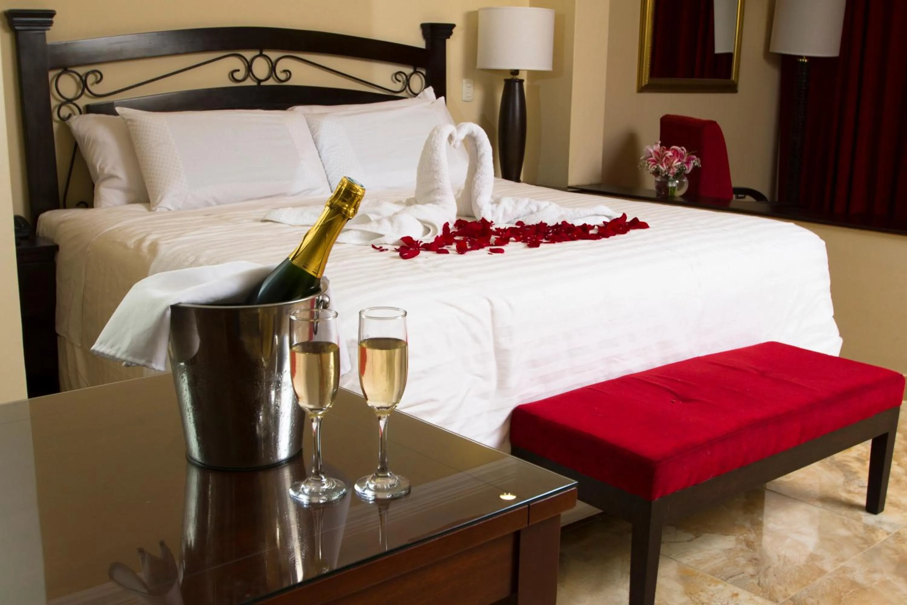 Bedroom, Bed in Hacienda San Juan Resort