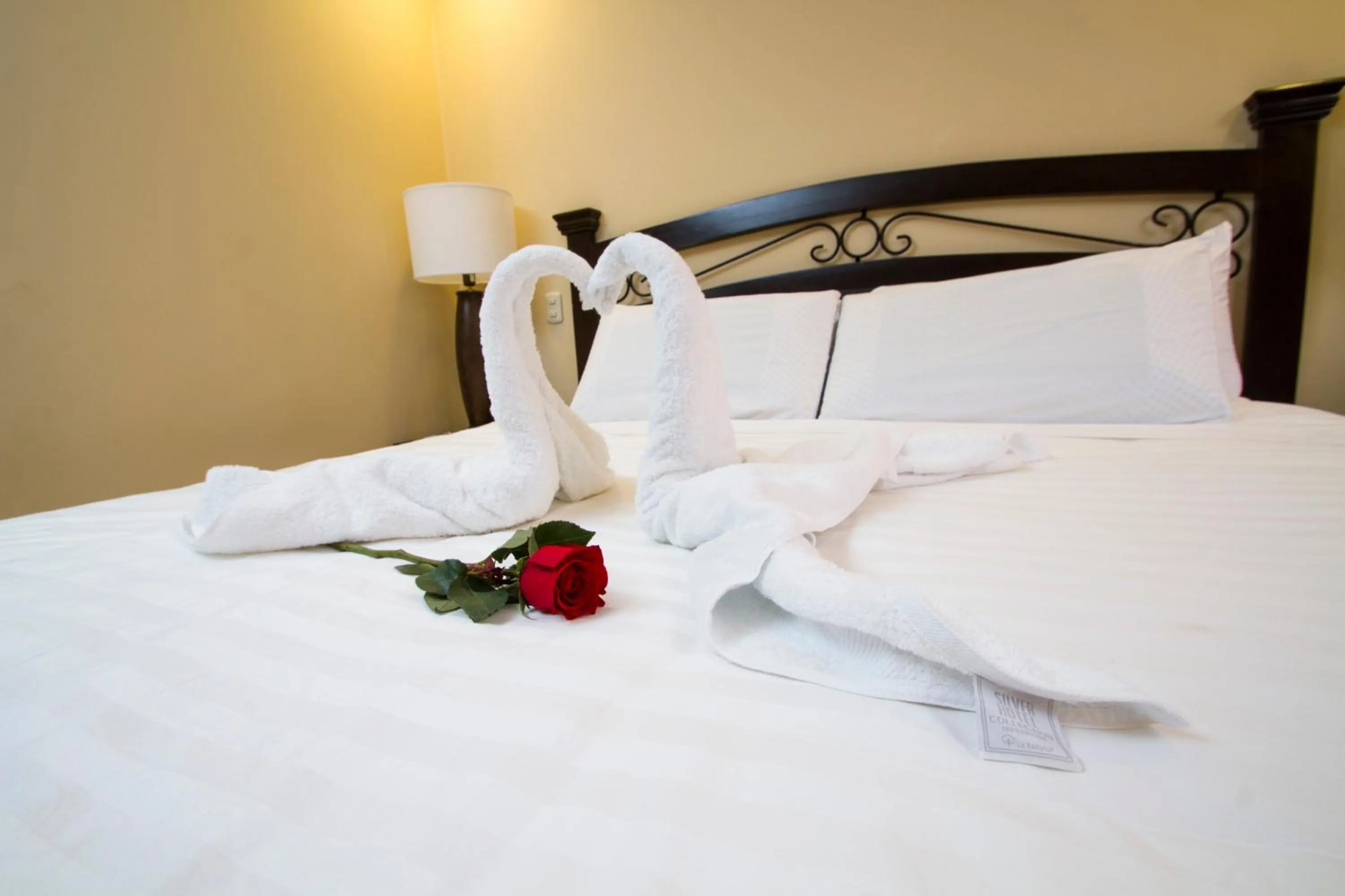 Bed in Hacienda San Juan Resort