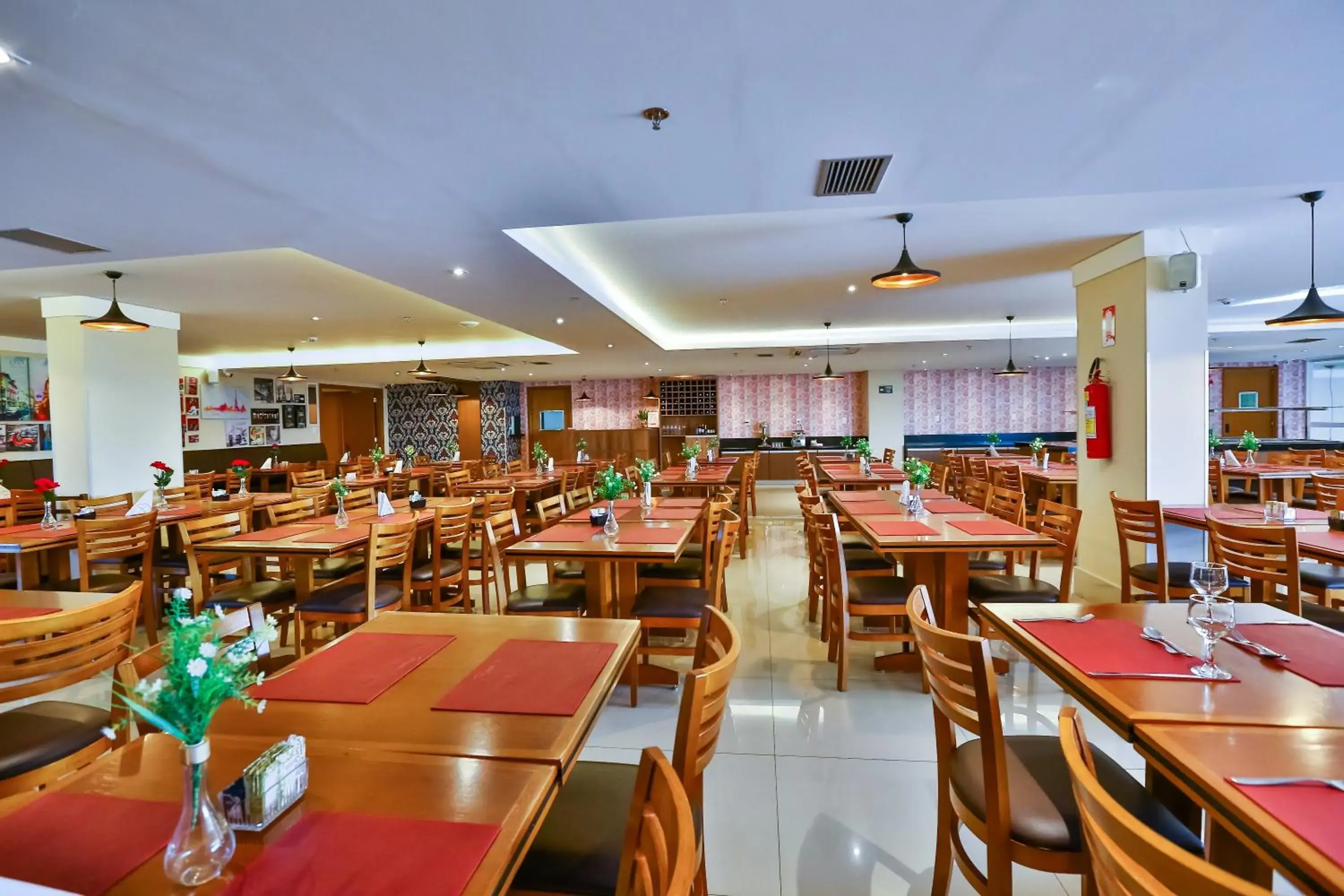Restaurant/places to eat in Ibiza Plaza Hotel Restaurant/places to eat in Ibiza Plaza Hotel