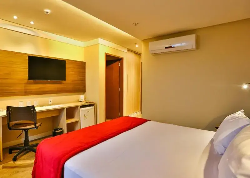 Bed in Ibiza Plaza Hotel Bed in Ibiza Plaza Hotel