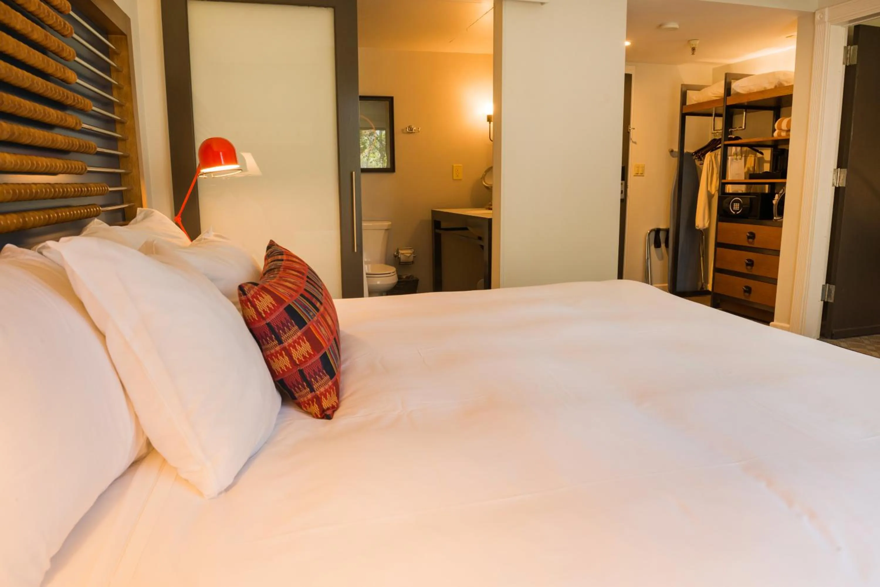 Bed in Chaminade Resort & Spa