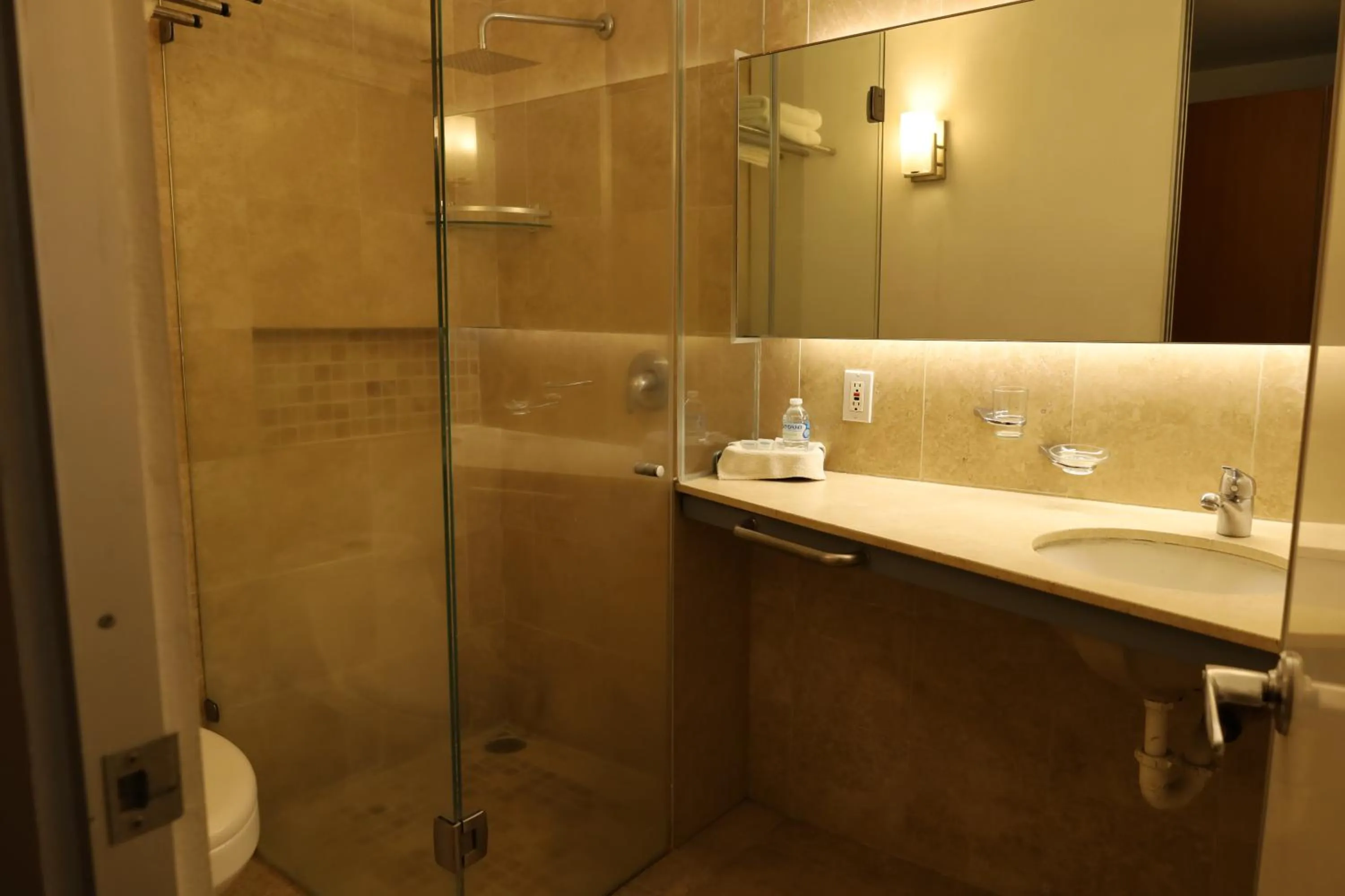 Bathroom in Aristos Express CDMX