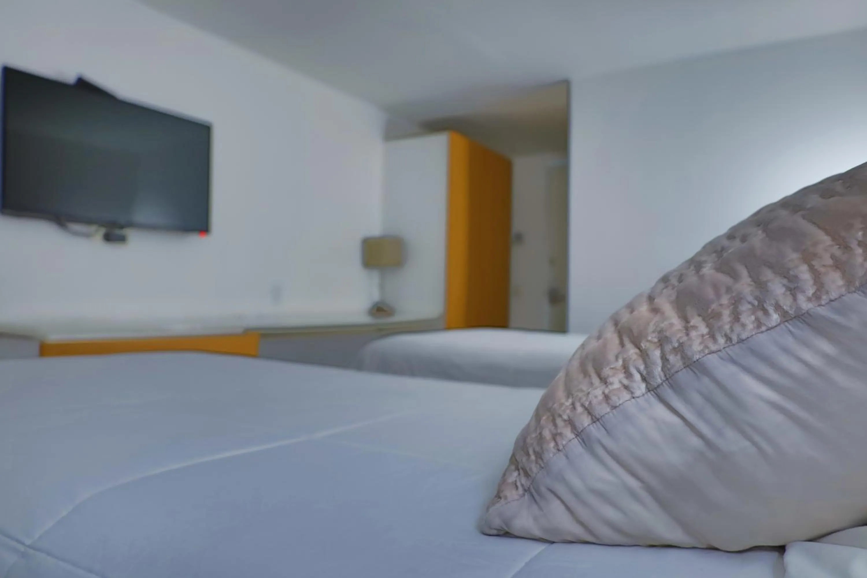 Bed in Aristos Express CDMX