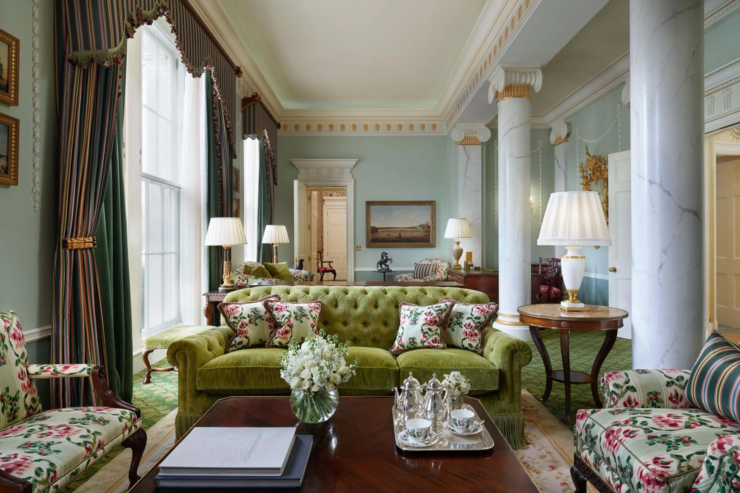 Living room in The Lanesborough, Oetker Hotels