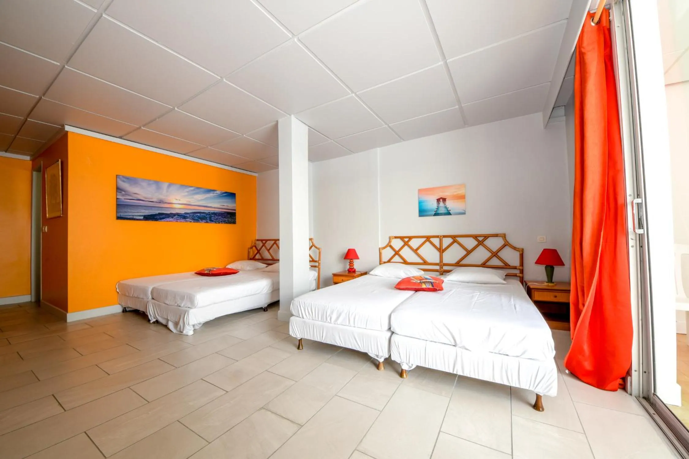 Chambre quadruple - Vue mer Terrasse in Hotel-Restaurant La Dunette