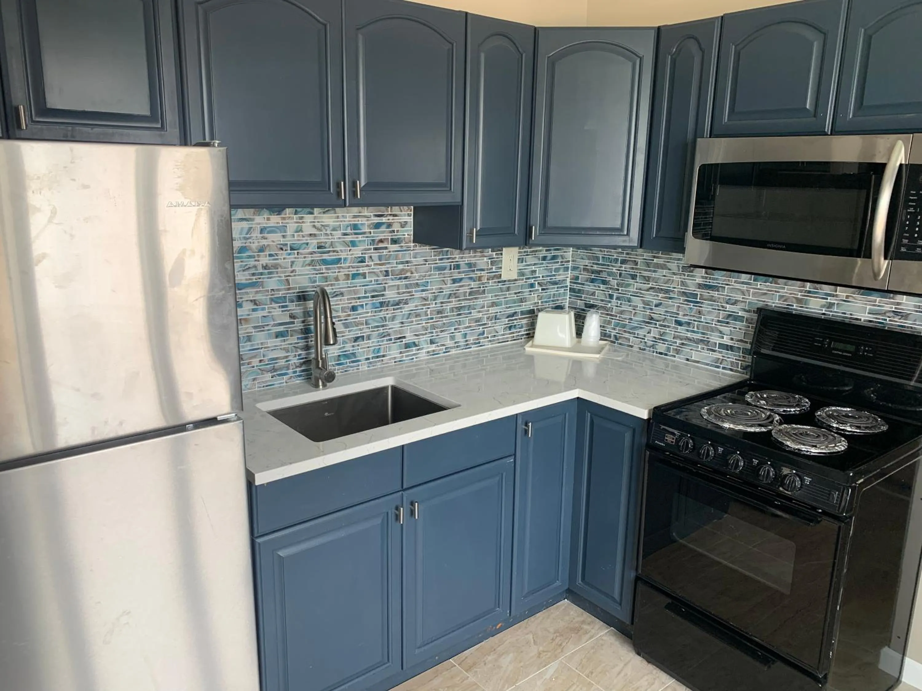 Kitchen or kitchenette in Paradise Inn