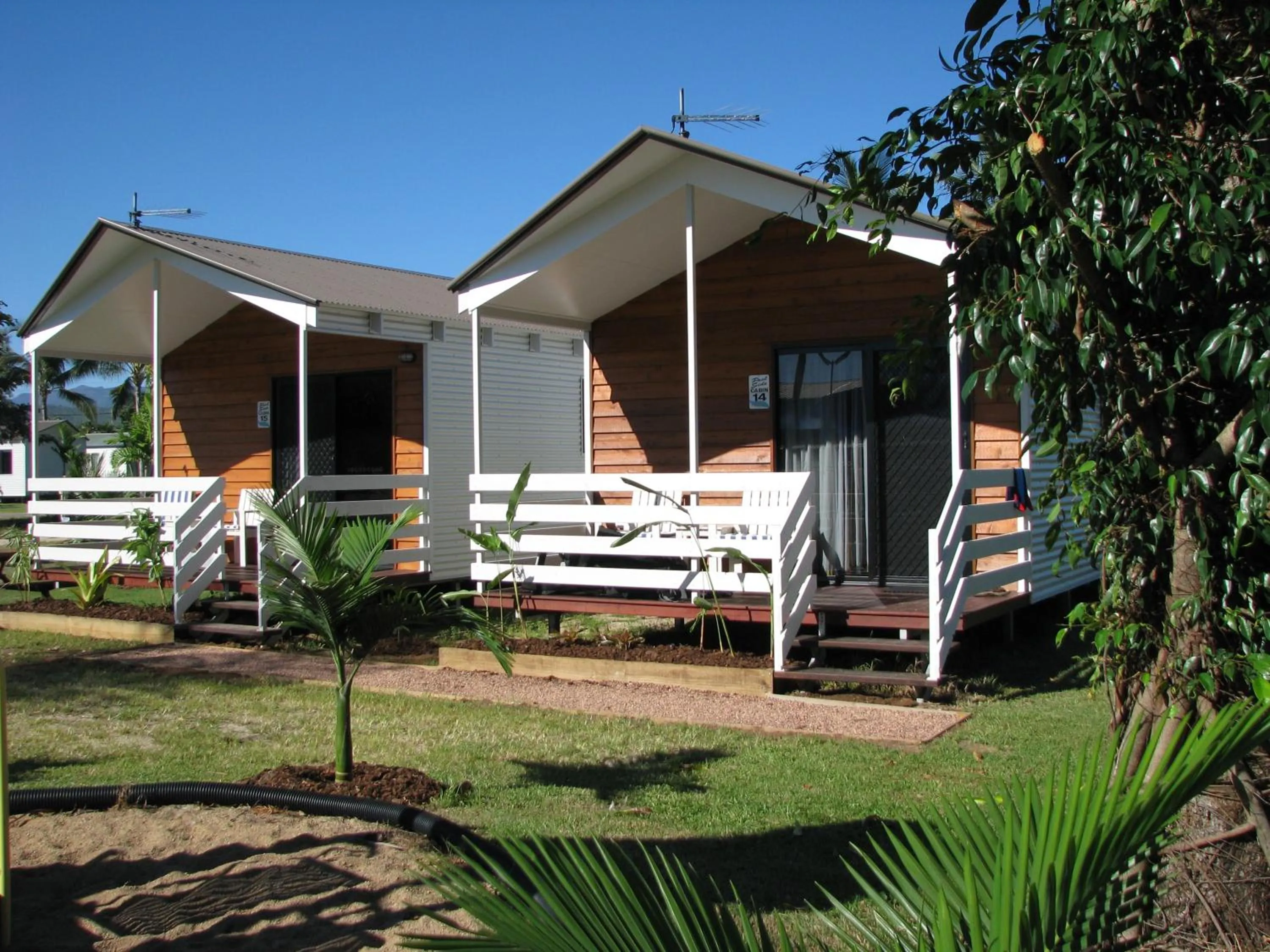 Facade/entrance in Cardwell Beachcomber Motel & Tourist Park