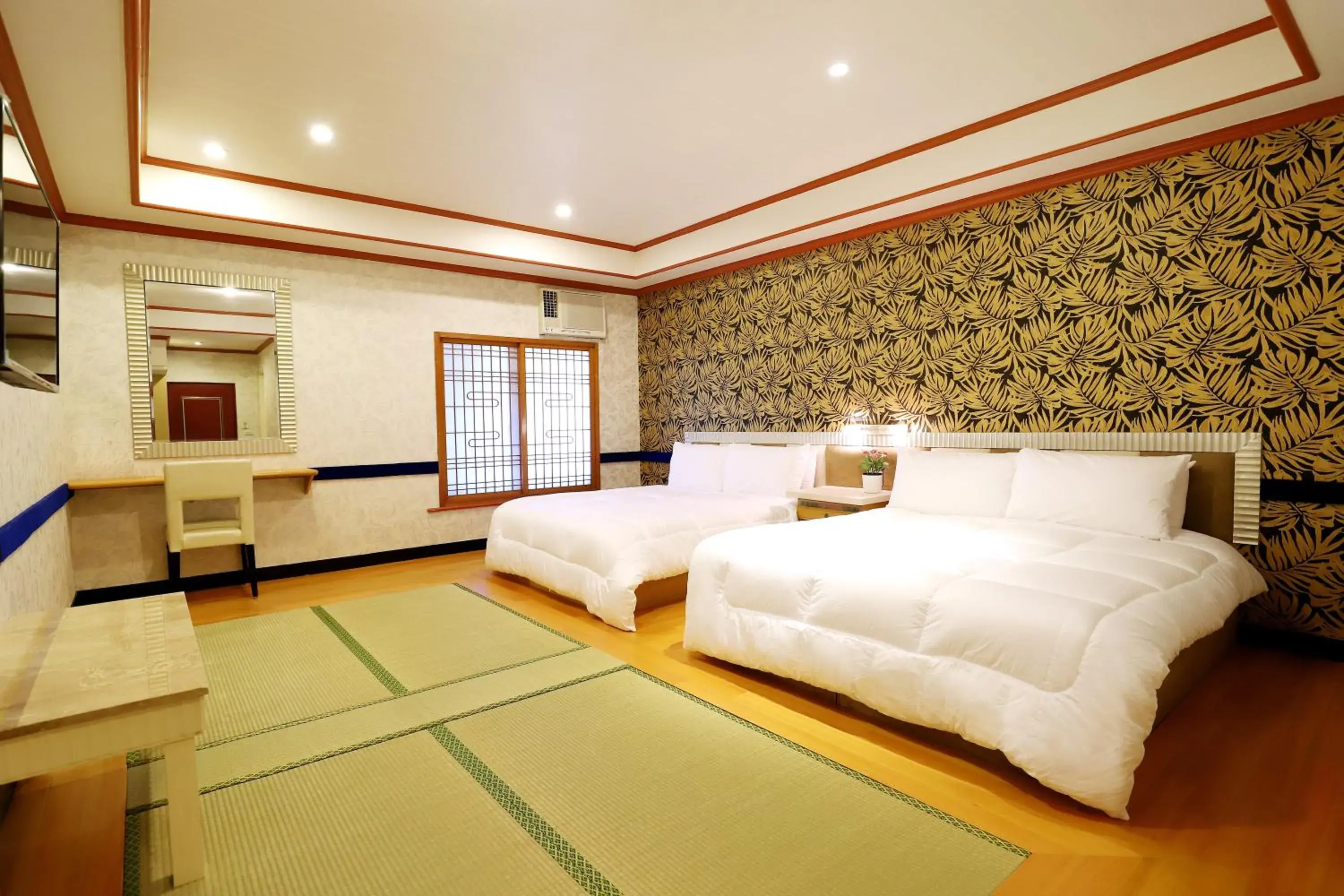 Bed in Gorgeous Hot Spring Resort Bed in Gorgeous Hot Spring Resort