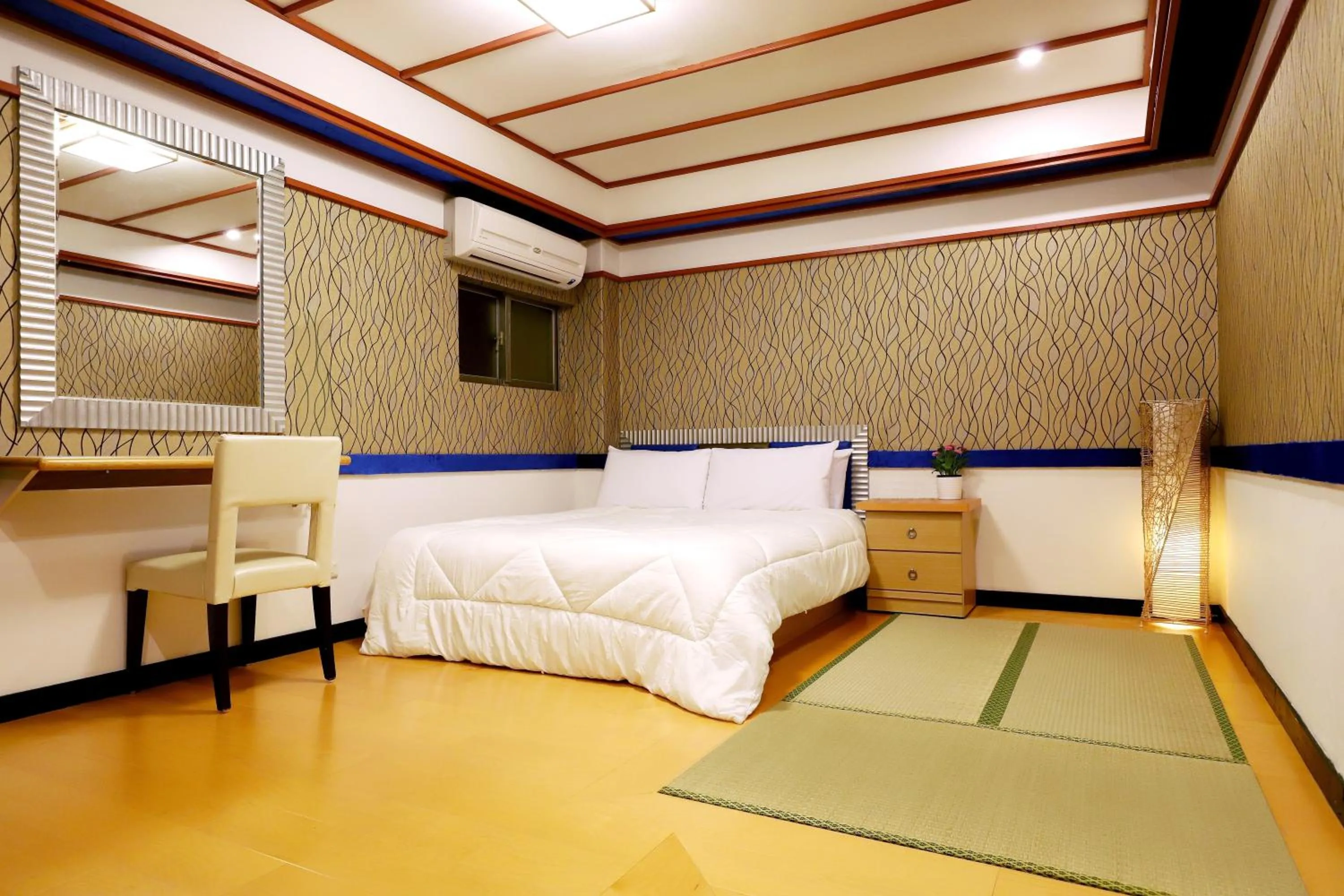 Bed in Gorgeous Hot Spring Resort