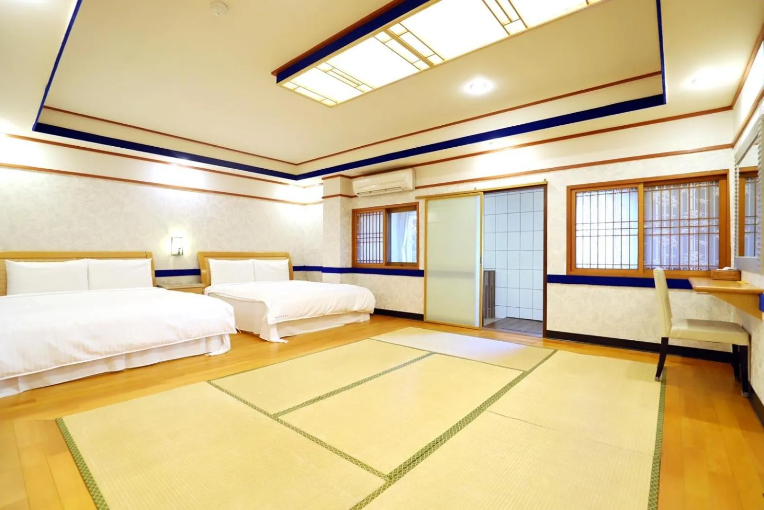 Bed in Gorgeous Hot Spring Resort