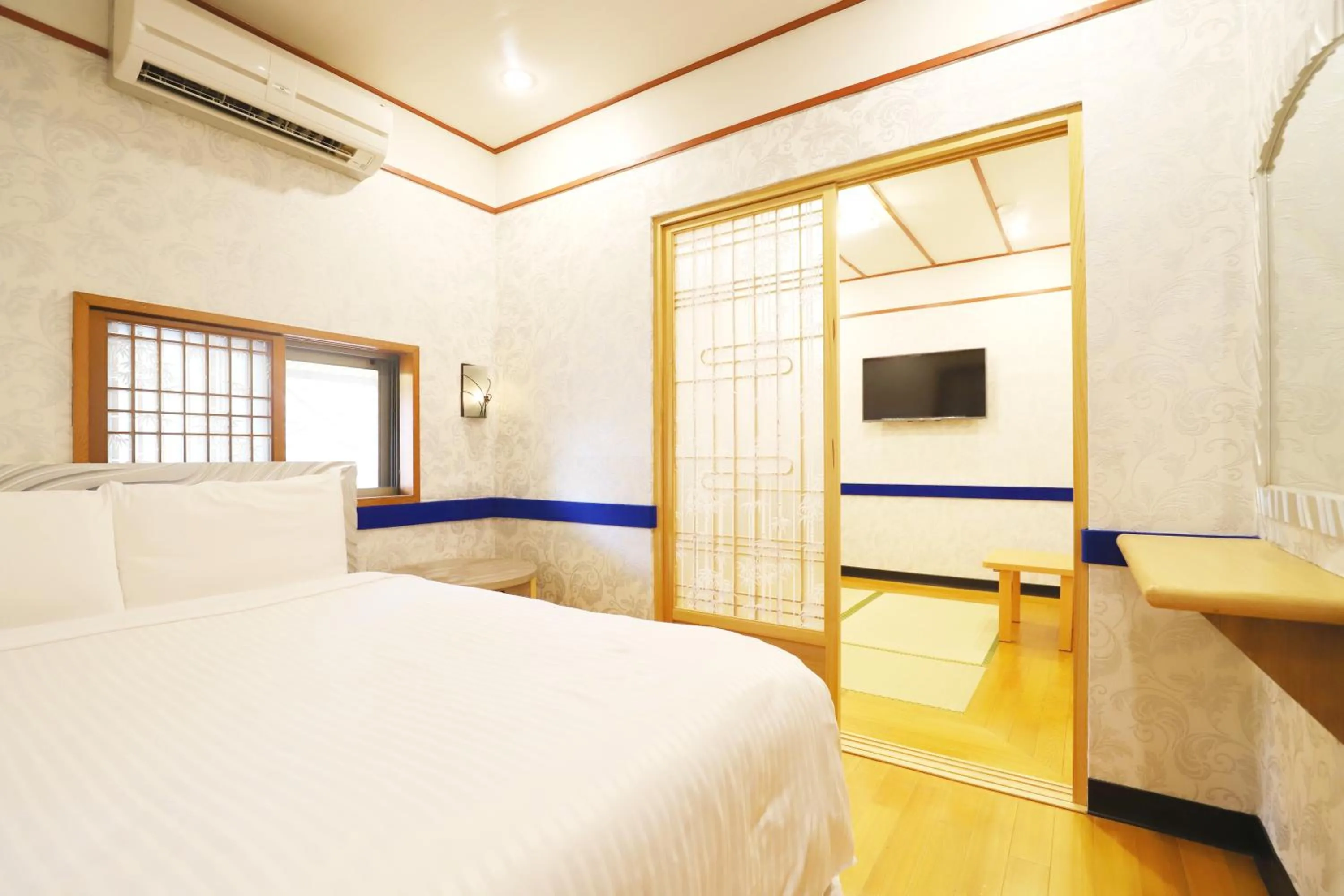 Bed in Gorgeous Hot Spring Resort