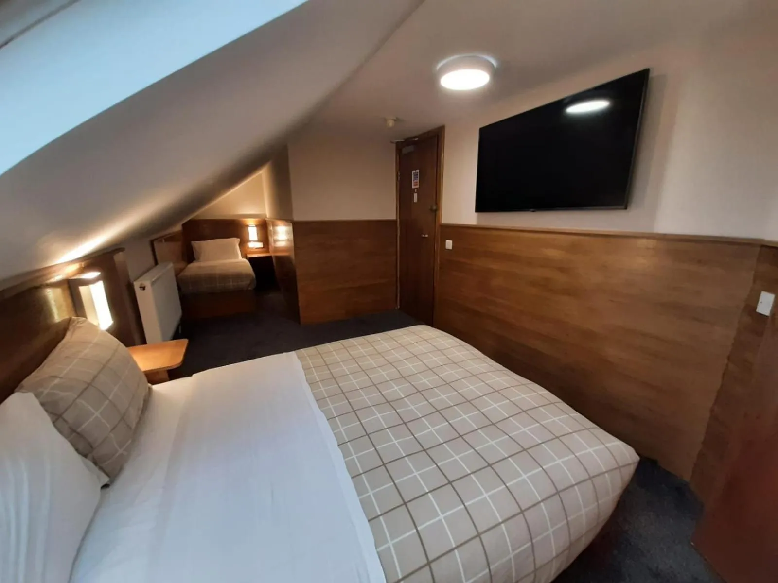 Bed in Adelphi Hotel