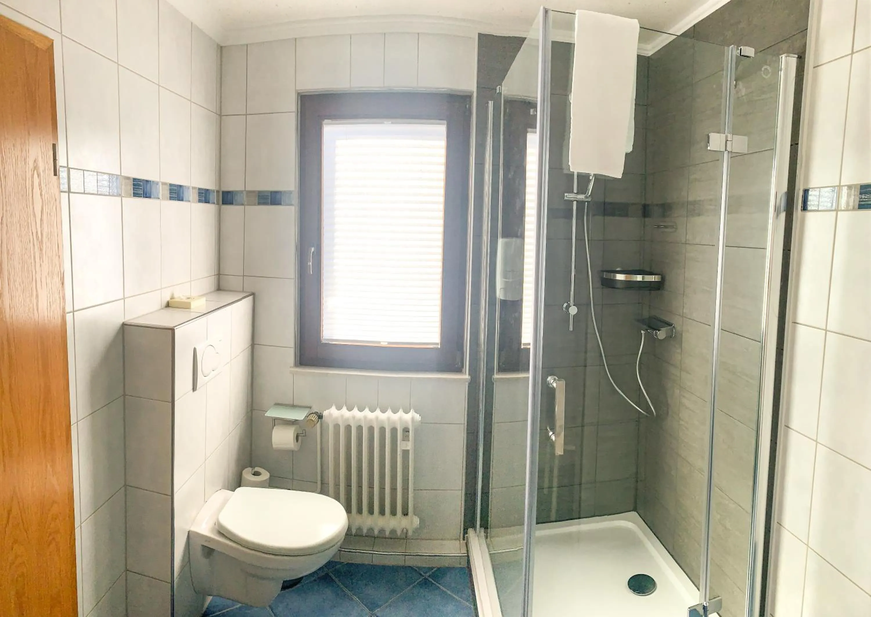 Bathroom in Hotel zur Loreley - Garni