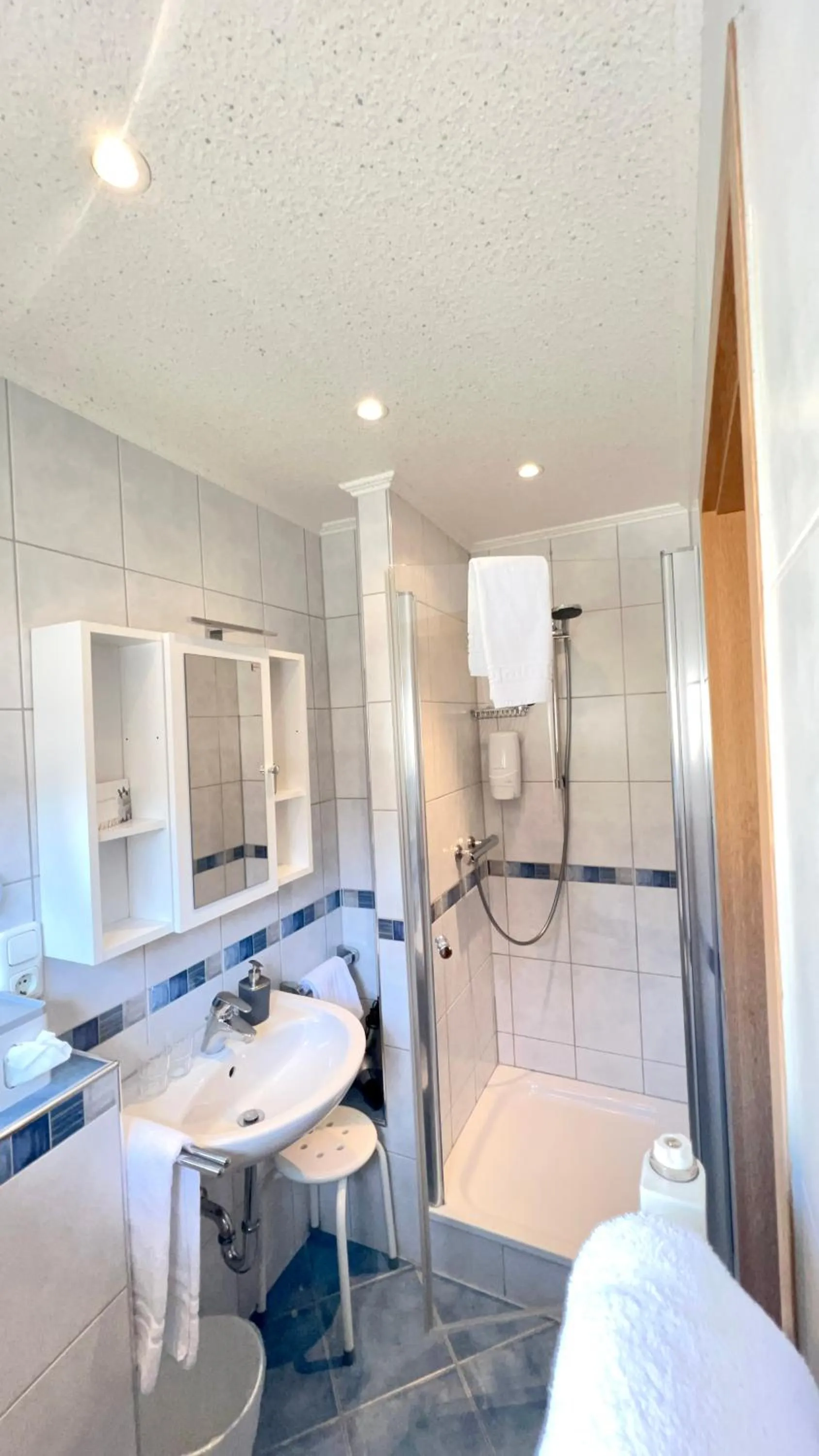 Bathroom in Hotel zur Loreley - Garni