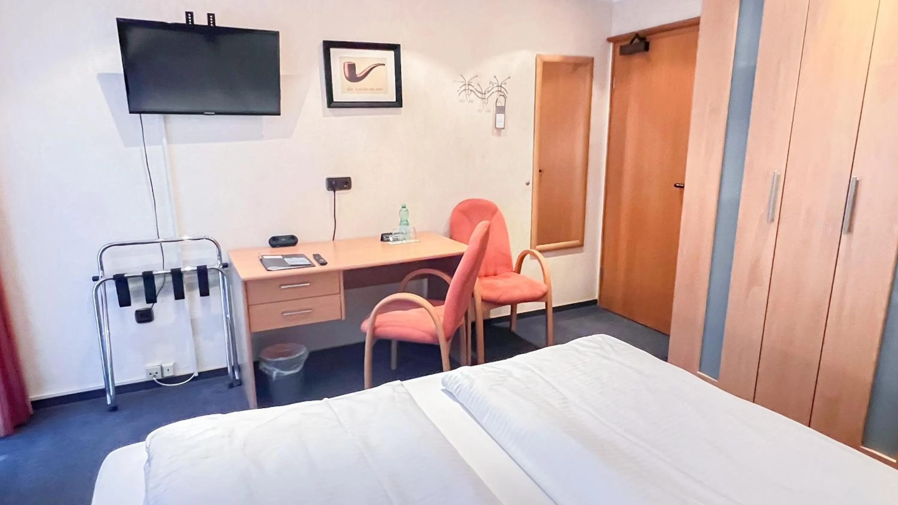 Bedroom, Bed in Hotel zur Loreley - Garni