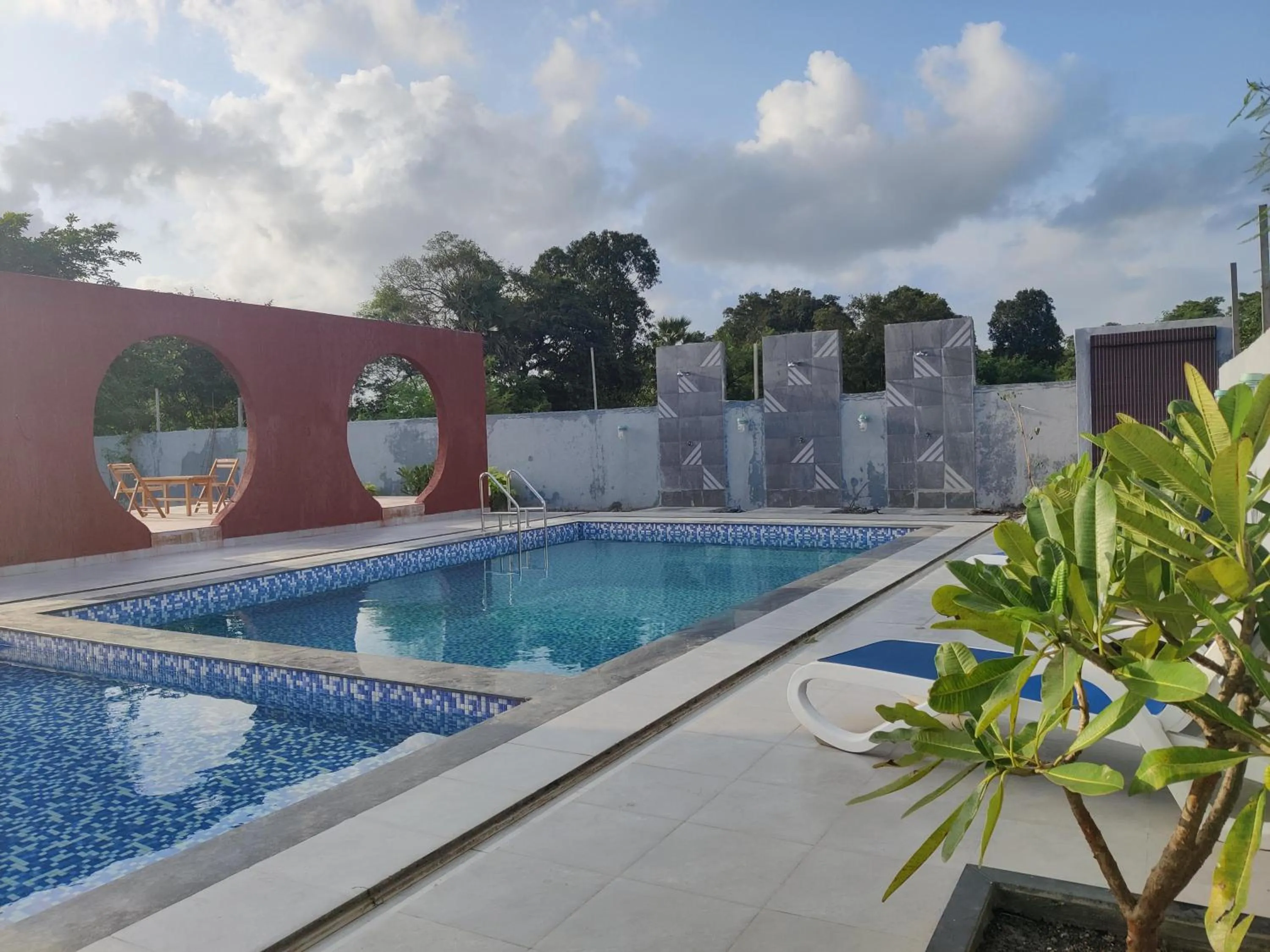 Swimming pool in Pushp Vatika Resort & Lawns