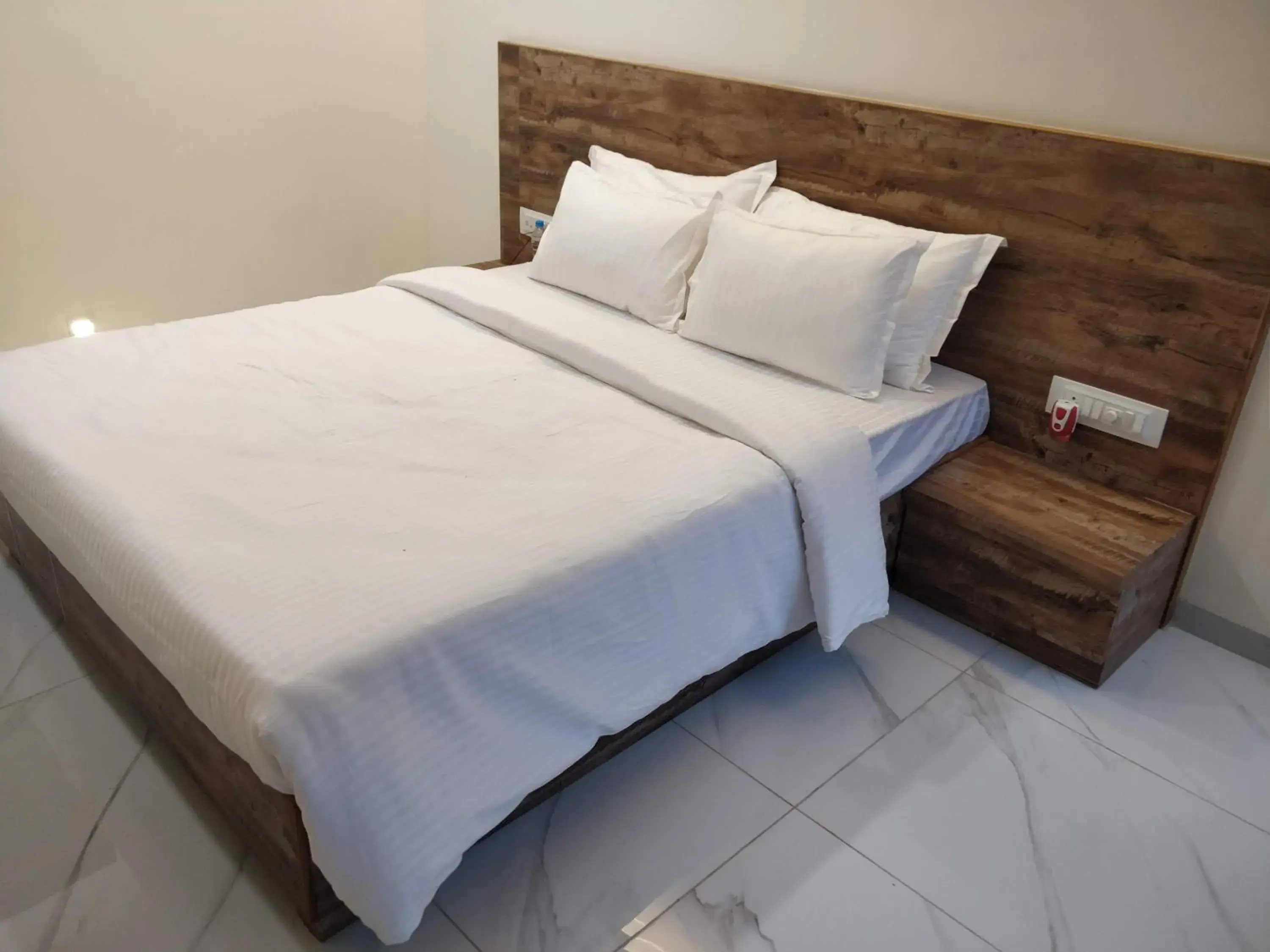 Bed in Pushp Vatika Resort & Lawns Bed in Pushp Vatika Resort & Lawns