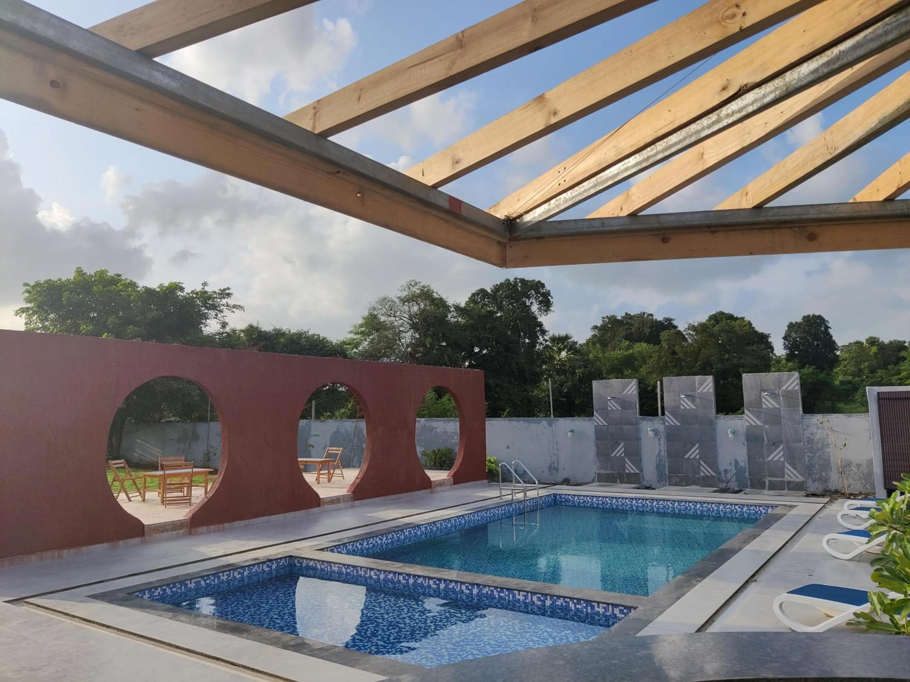 Swimming pool in Pushp Vatika Resort & Lawns