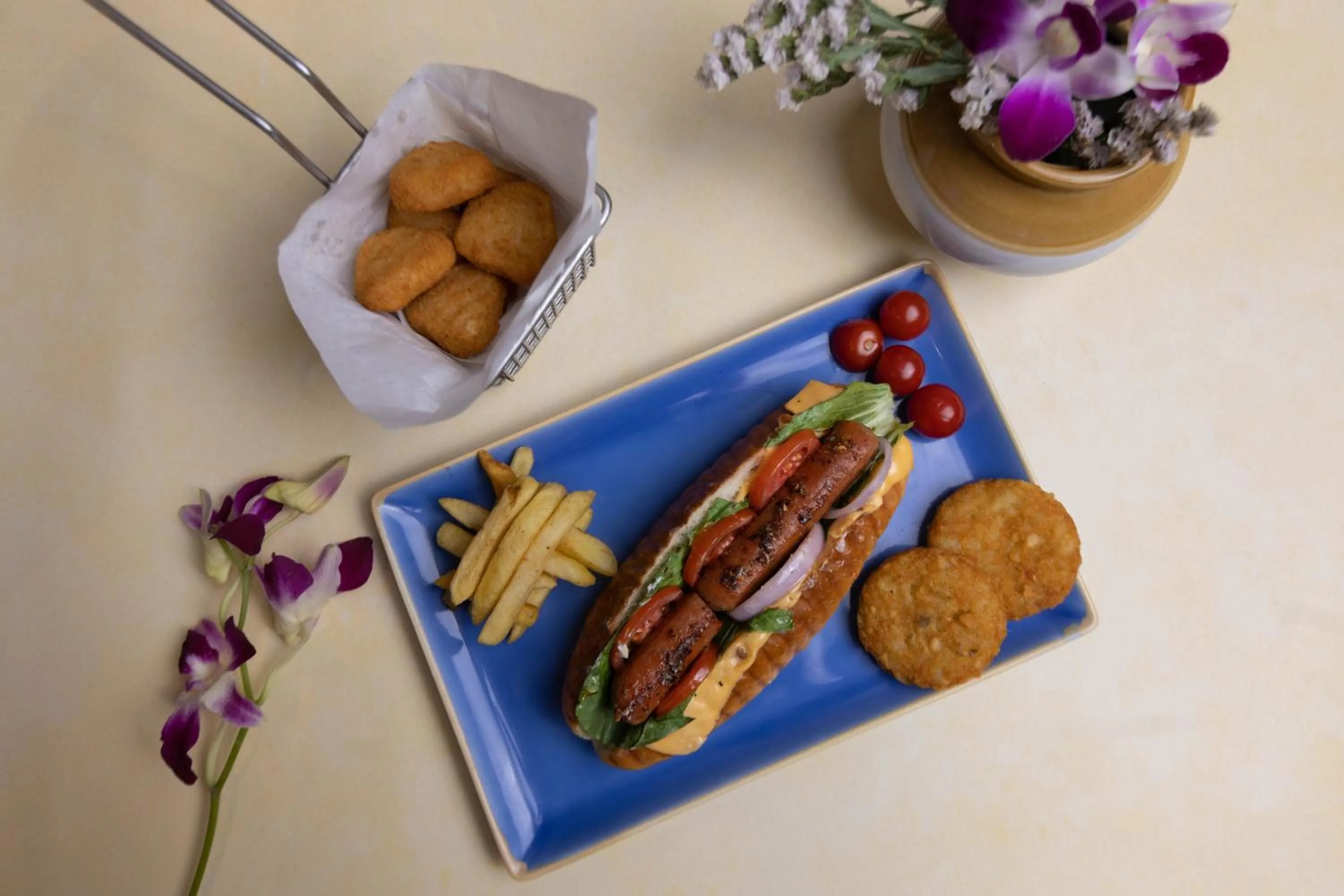 Restaurant/places to eat in Pushp Vatika Resort & Lawns