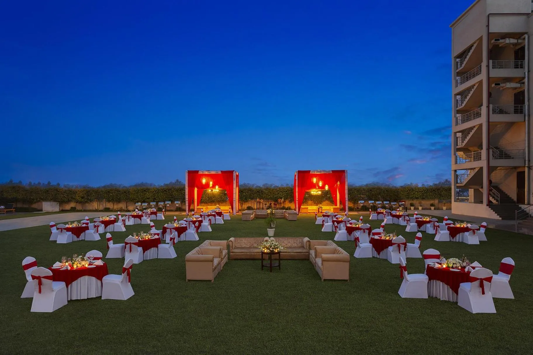 Garden in Seyfert Sarovar Premiere Dehradun