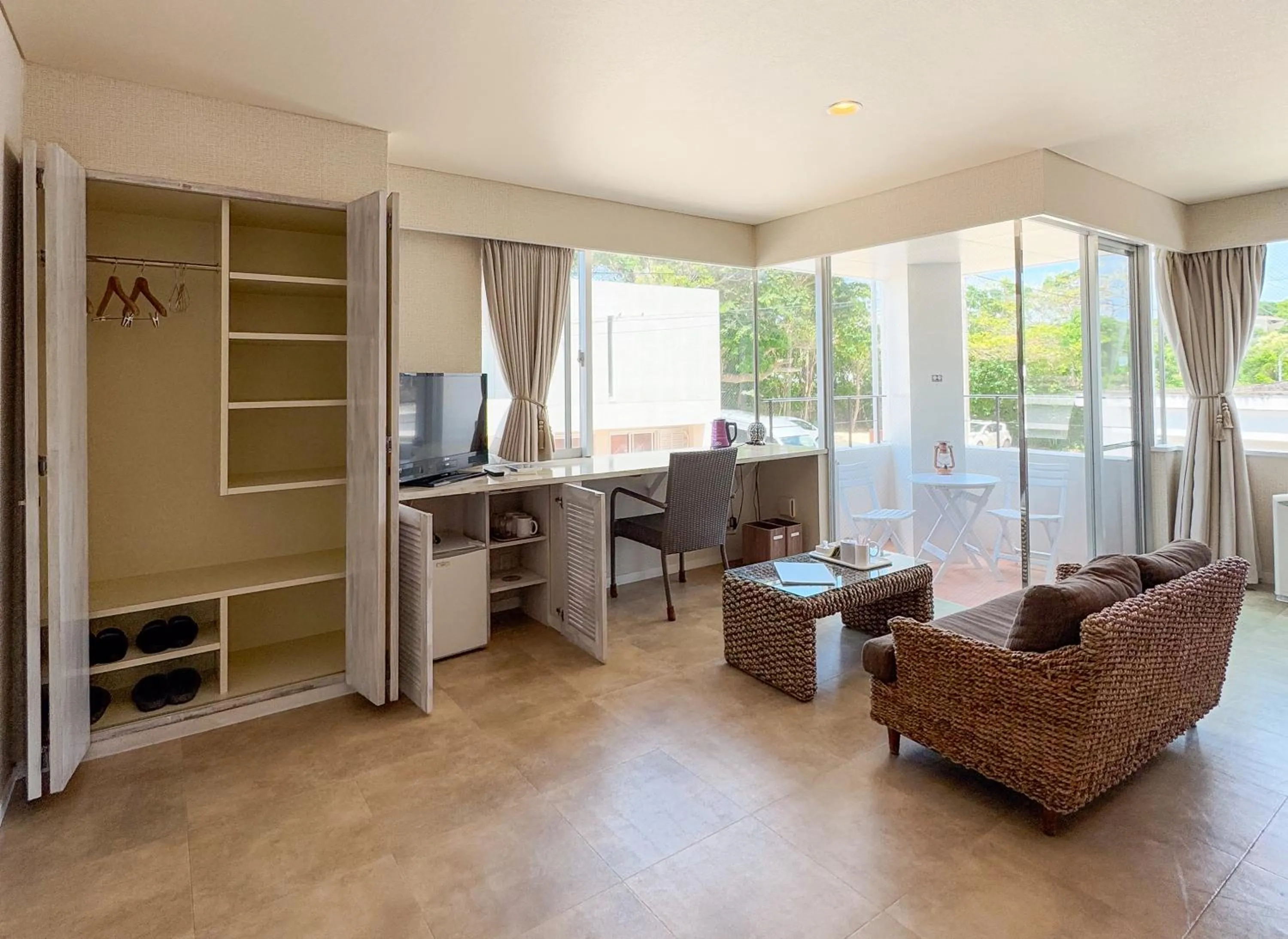 TV and multimedia in Sky Ocean - Ishigaki Eco-Resort - Newly Renovated