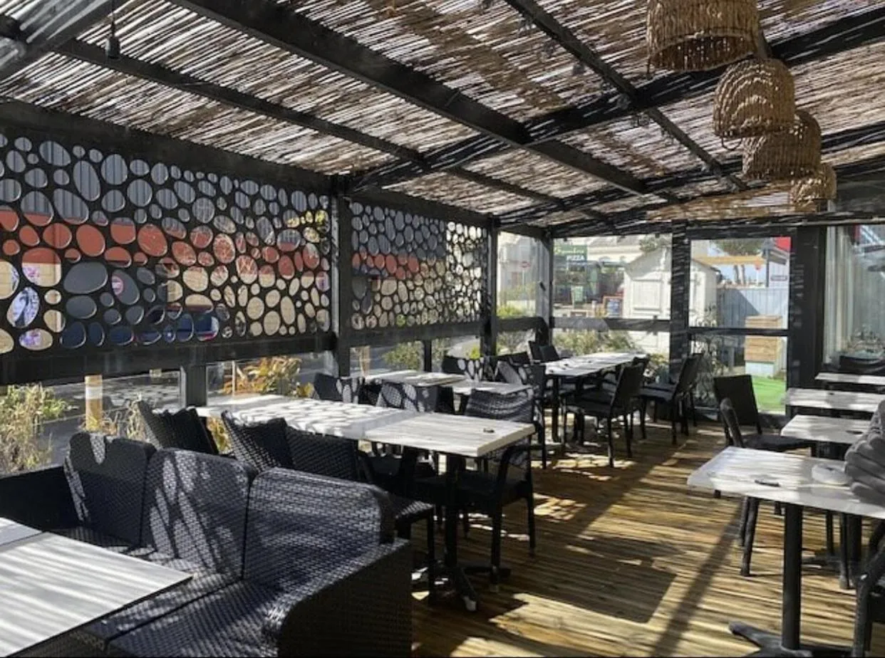 Property building in Hôtel des Pins