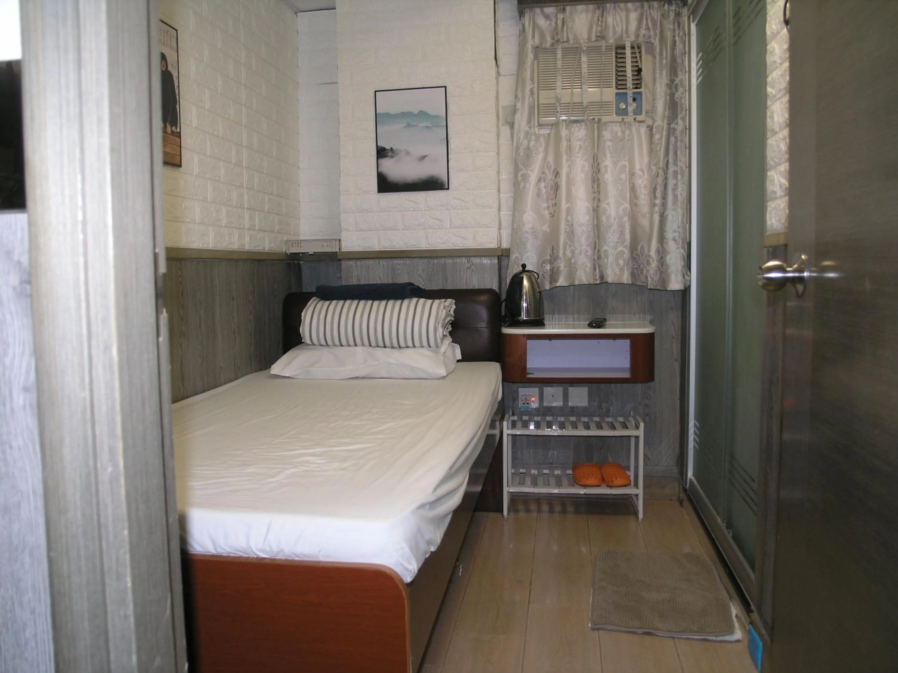 Photo of the whole room, Bed in Majestic 7 Guesthouse (formerly KAT Hotel)