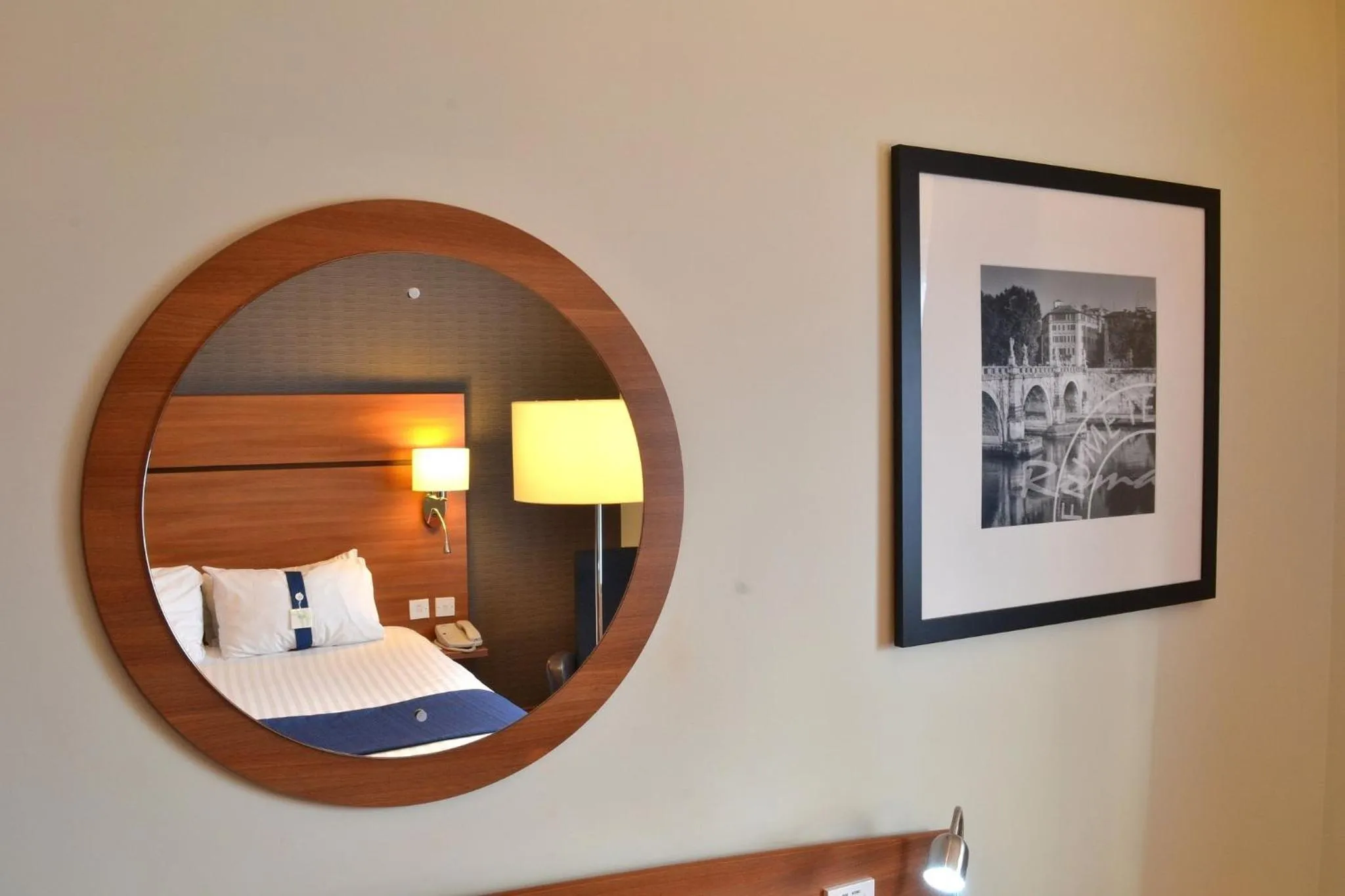 Photo of the whole room, Bed in Holiday Inn Express Braintree by IHG