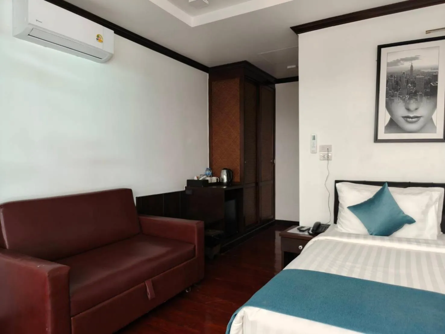 Bed in Cabana Lipe Beach Resort