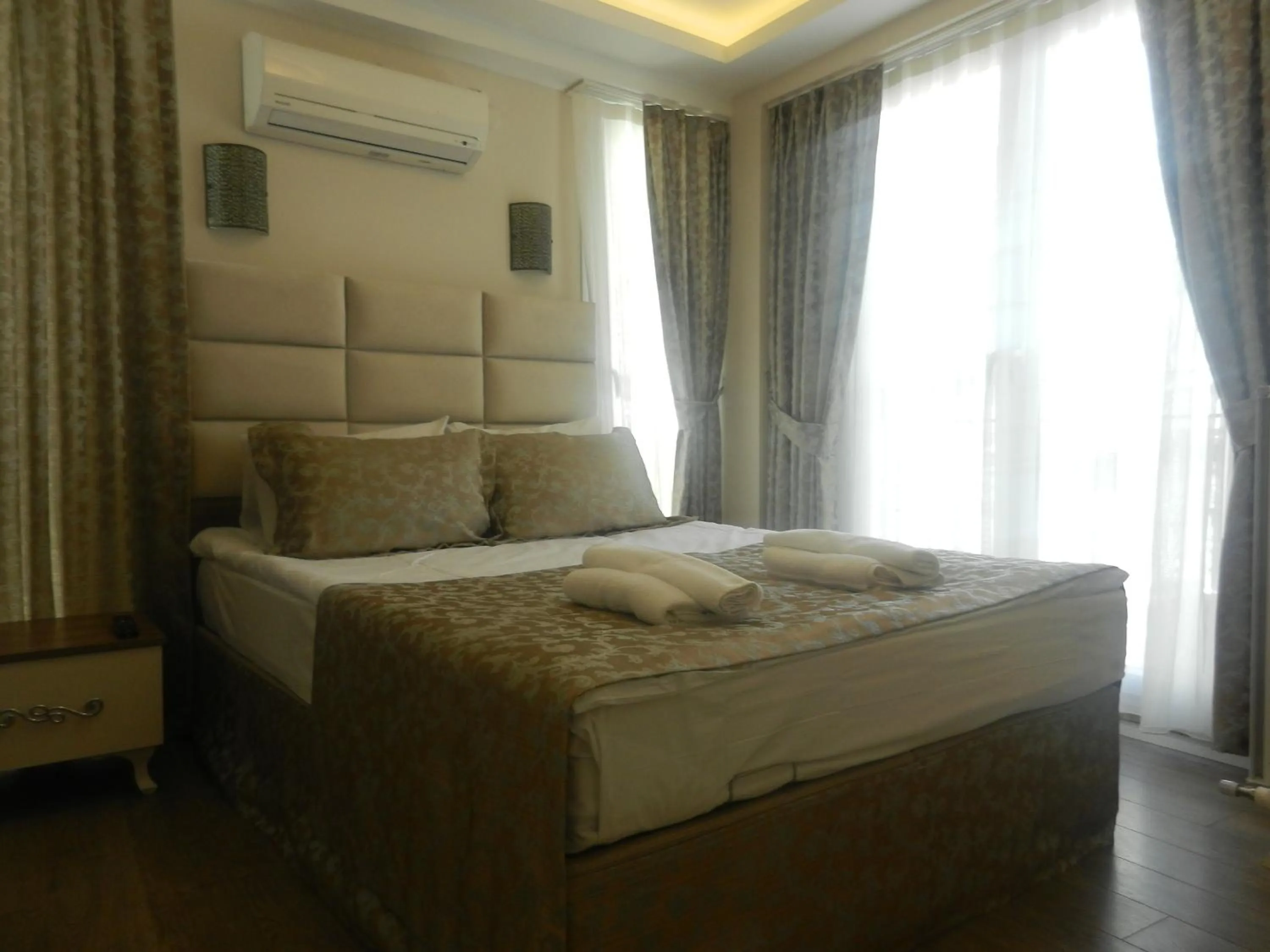 Photo of the whole room, Bed in Nisa Apart Sultanahmet