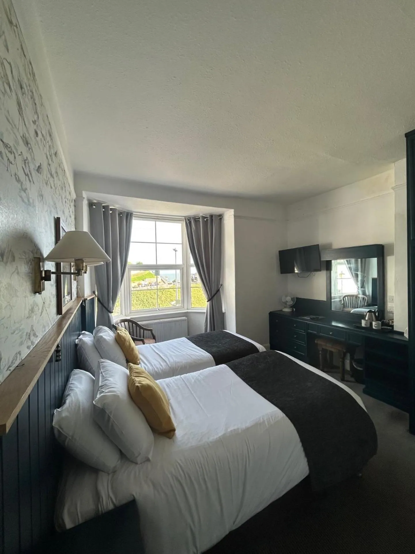Photo of the whole room, Bed in Anchor Inn by Greene King Inns