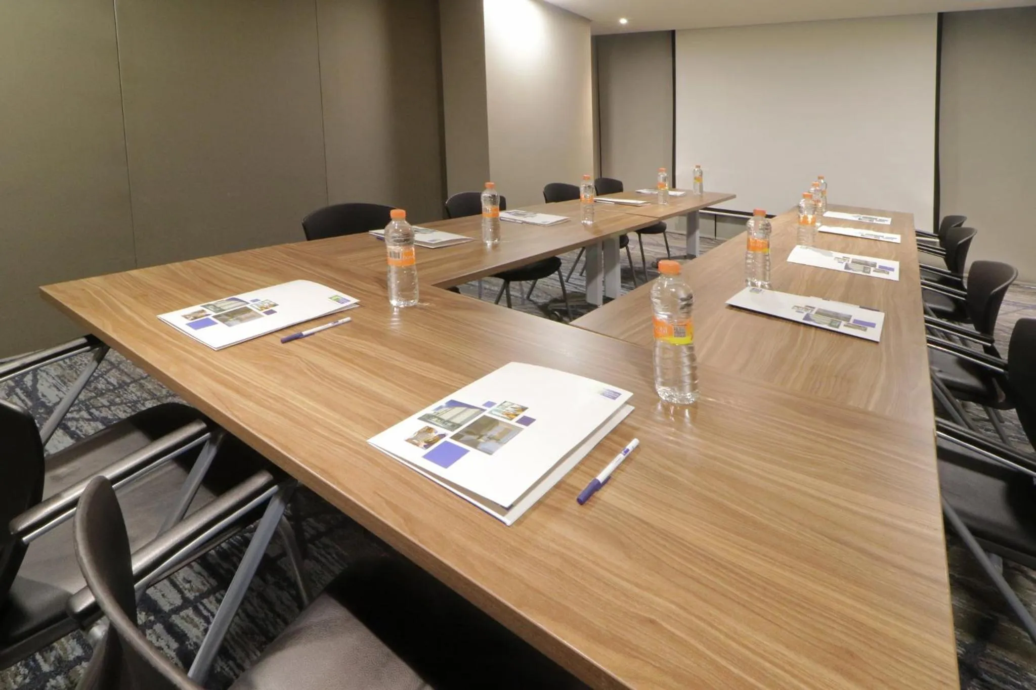 Meeting/conference room in Holiday Inn Express & Suites Monterrey Valle by IHG
