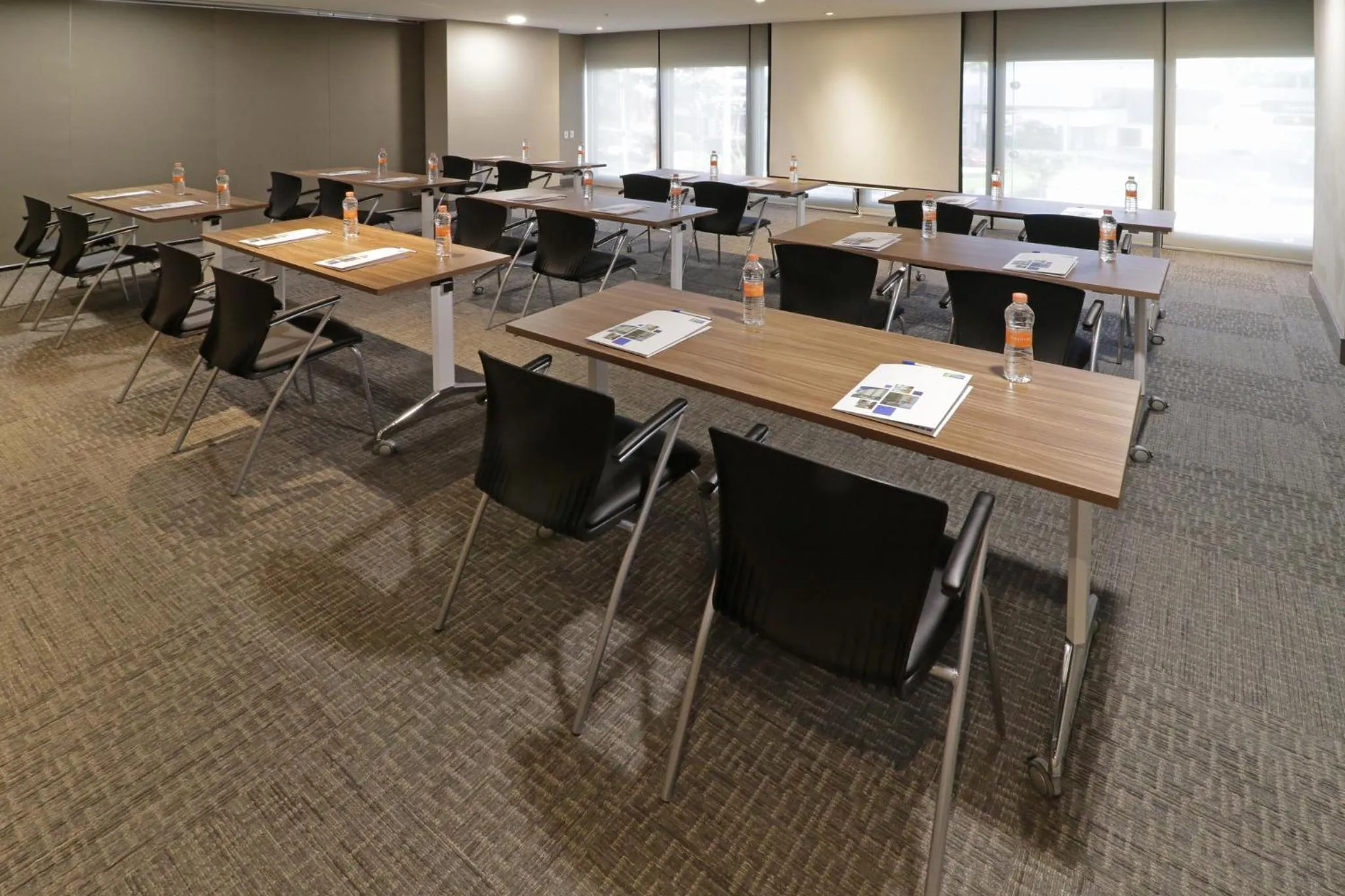 Meeting/conference room in Holiday Inn Express & Suites Monterrey Valle by IHG