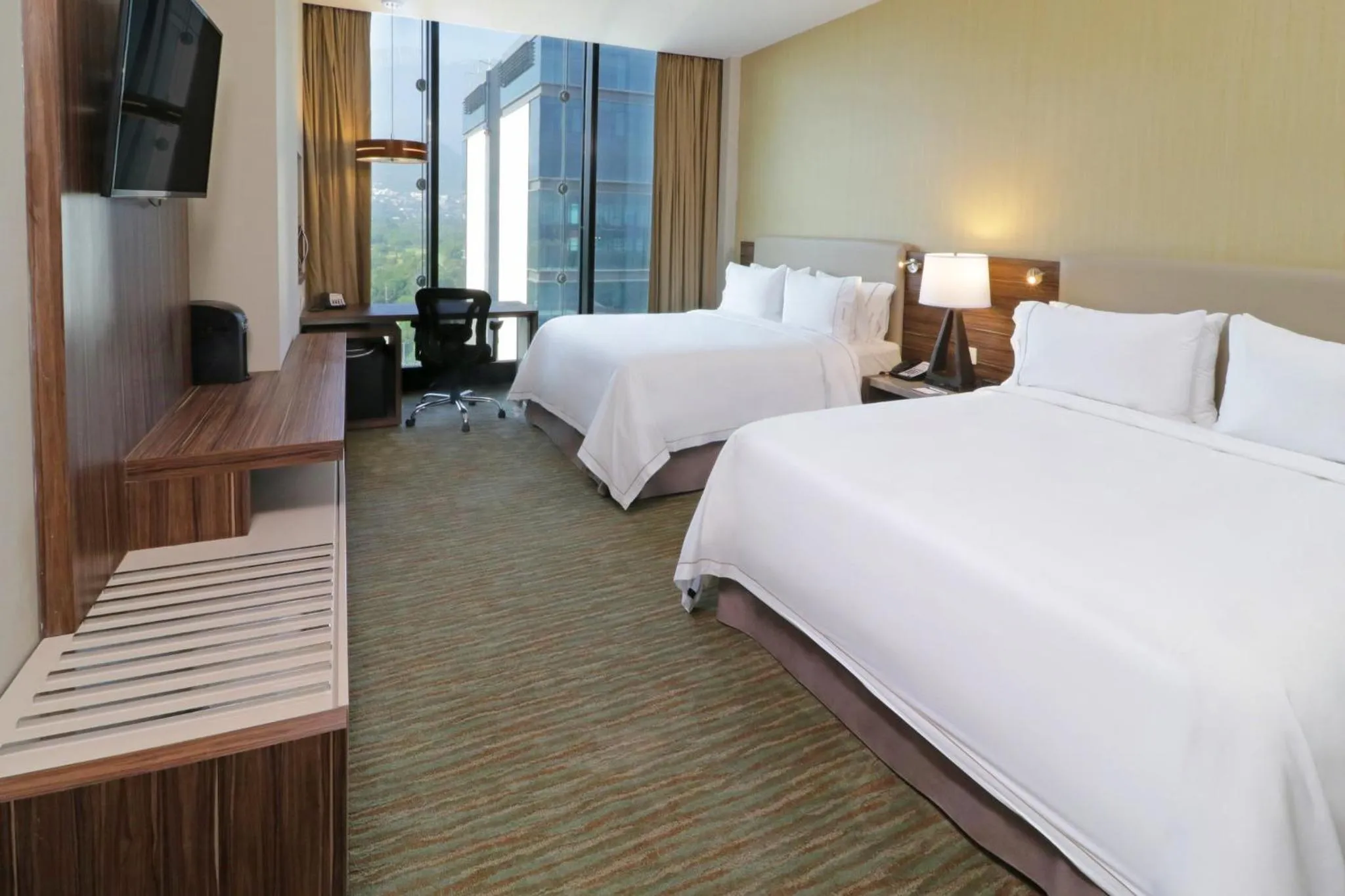 Photo of the whole room, Bed in Holiday Inn Express & Suites Monterrey Valle by IHG