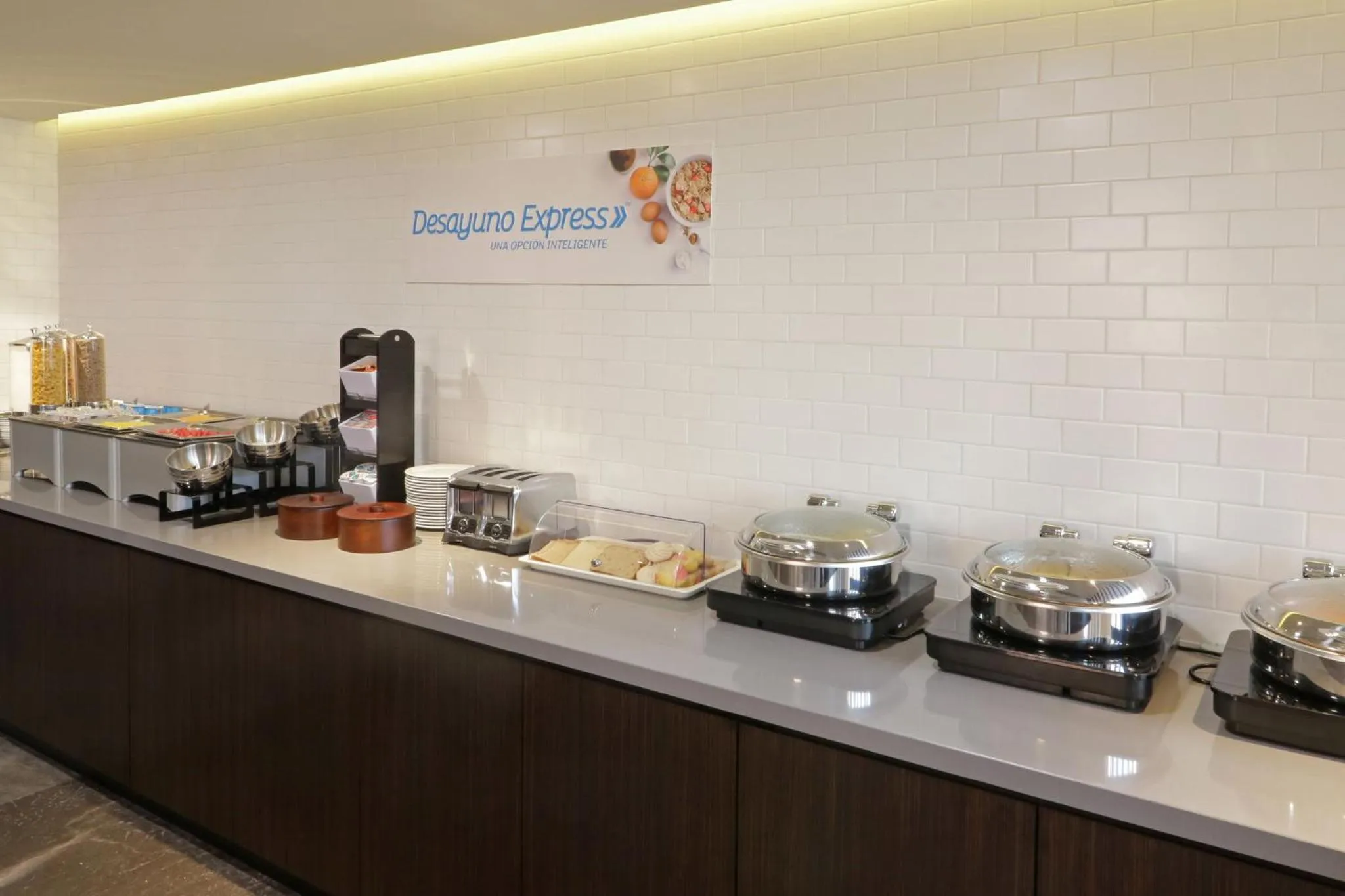 Breakfast in Holiday Inn Express & Suites Monterrey Valle by IHG