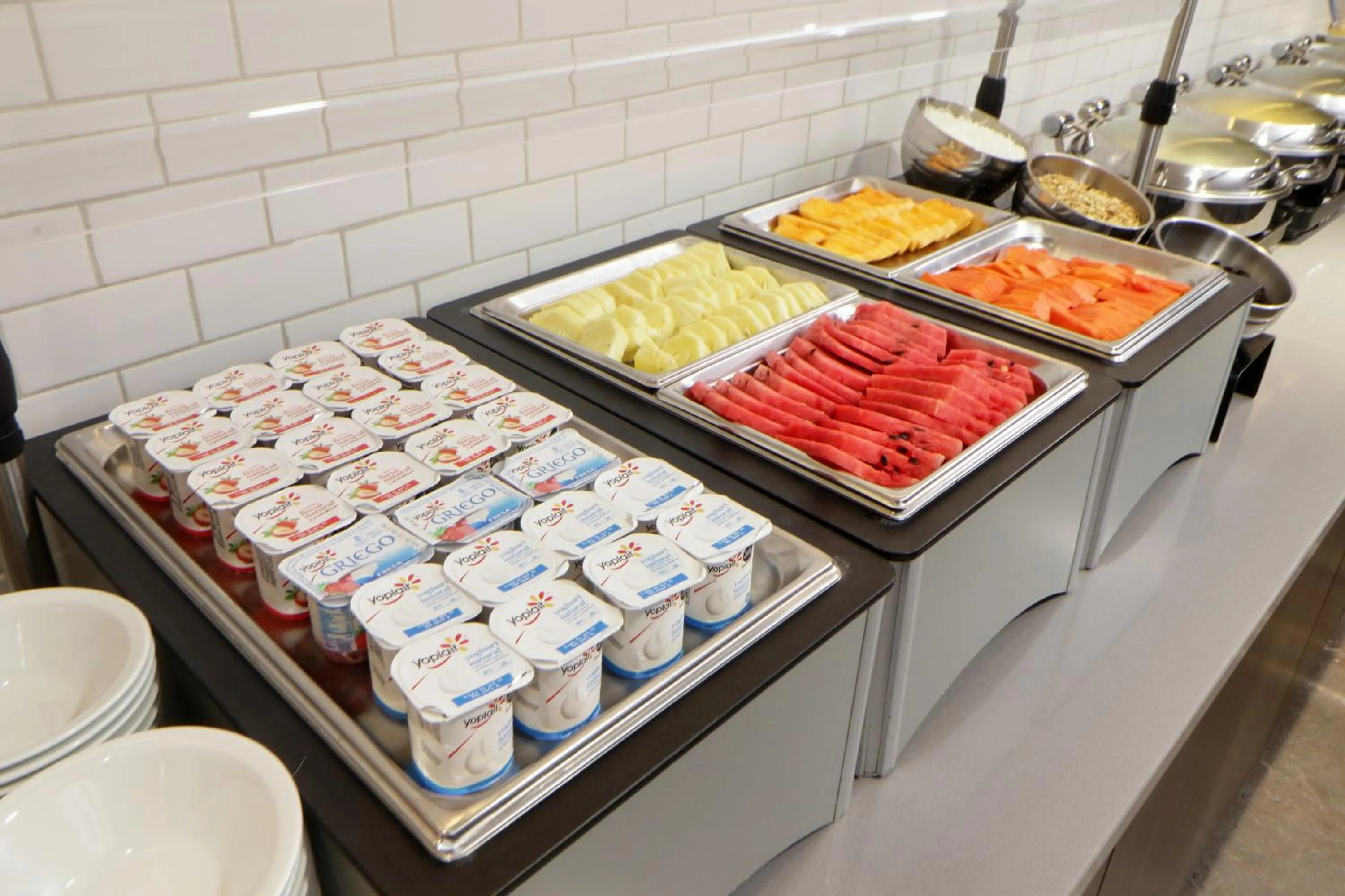 Continental breakfast in Holiday Inn Express & Suites Monterrey Valle by IHG