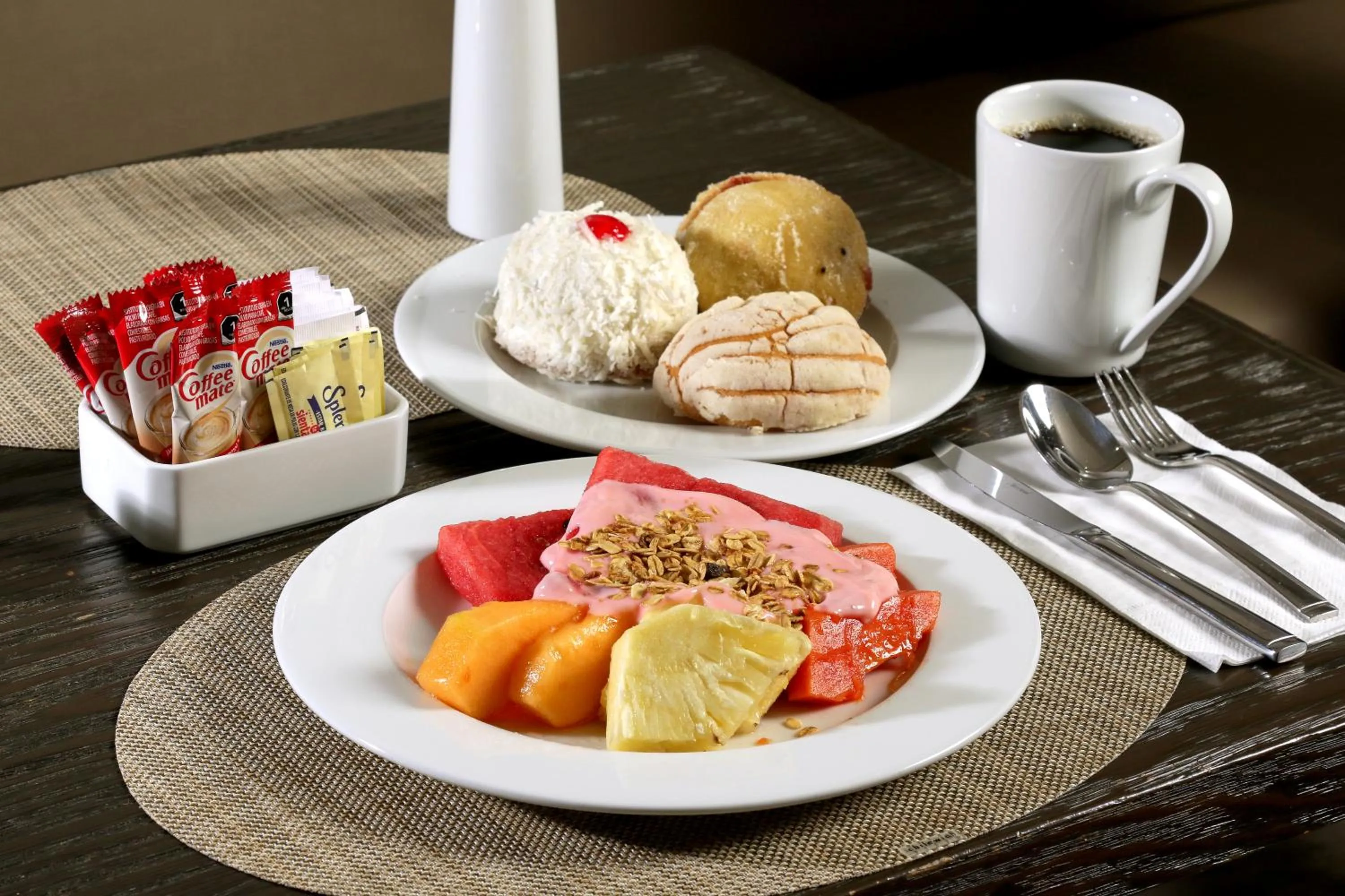 Food in Holiday Inn Express & Suites Monterrey Valle by IHG