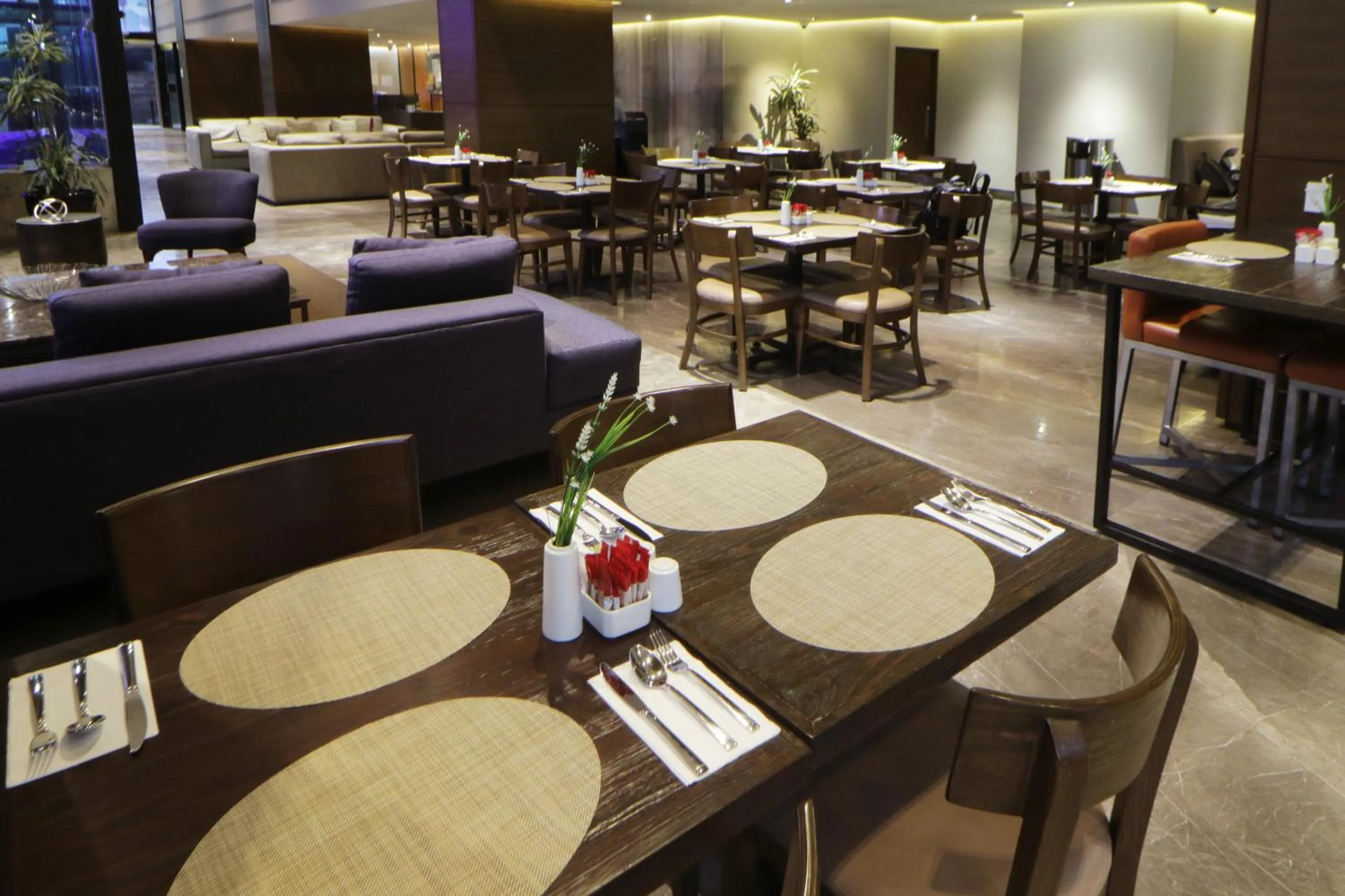 Restaurant/places to eat in Holiday Inn Express & Suites Monterrey Valle by IHG
