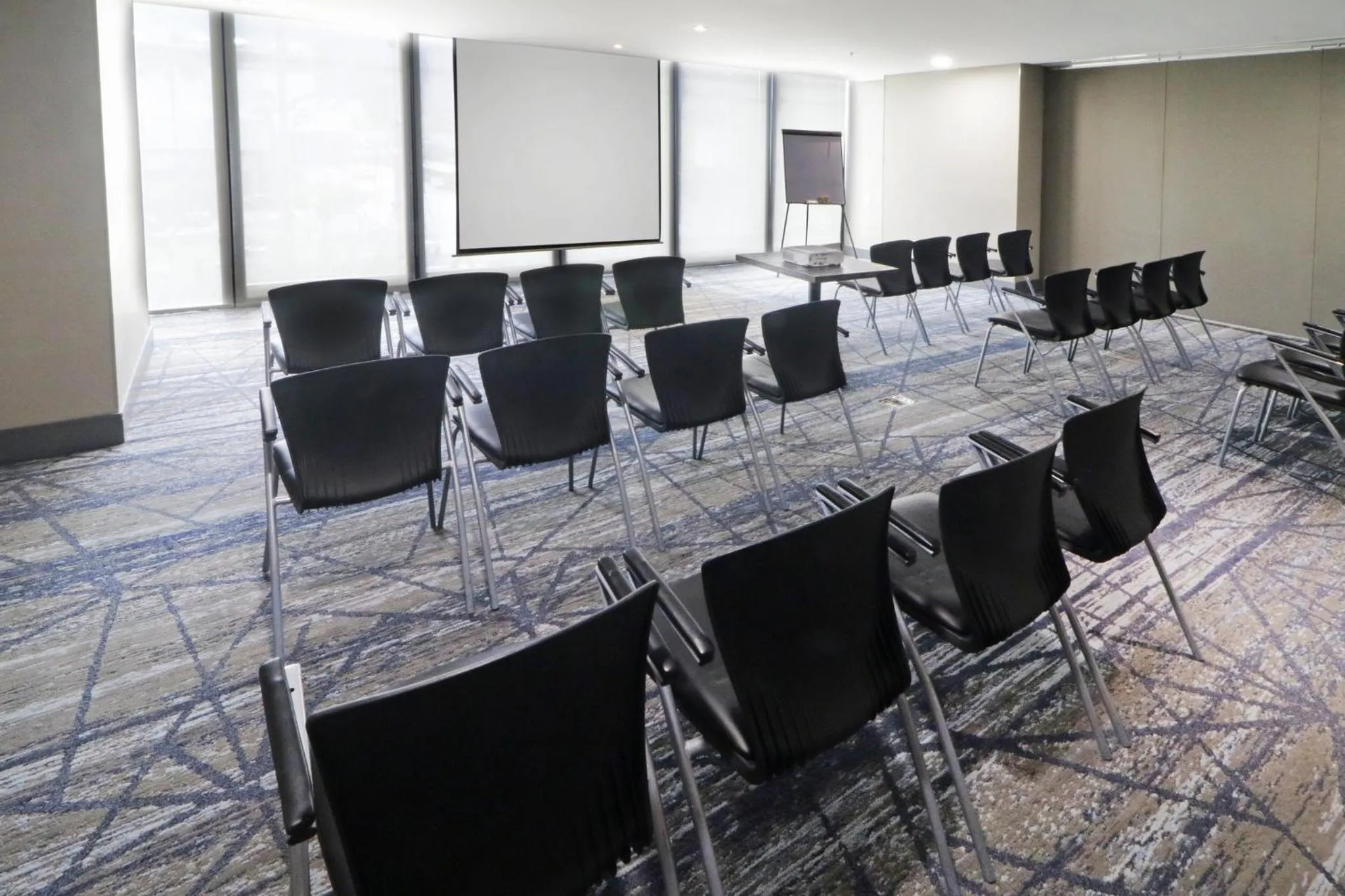 Meeting/conference room in Holiday Inn Express & Suites Monterrey Valle by IHG