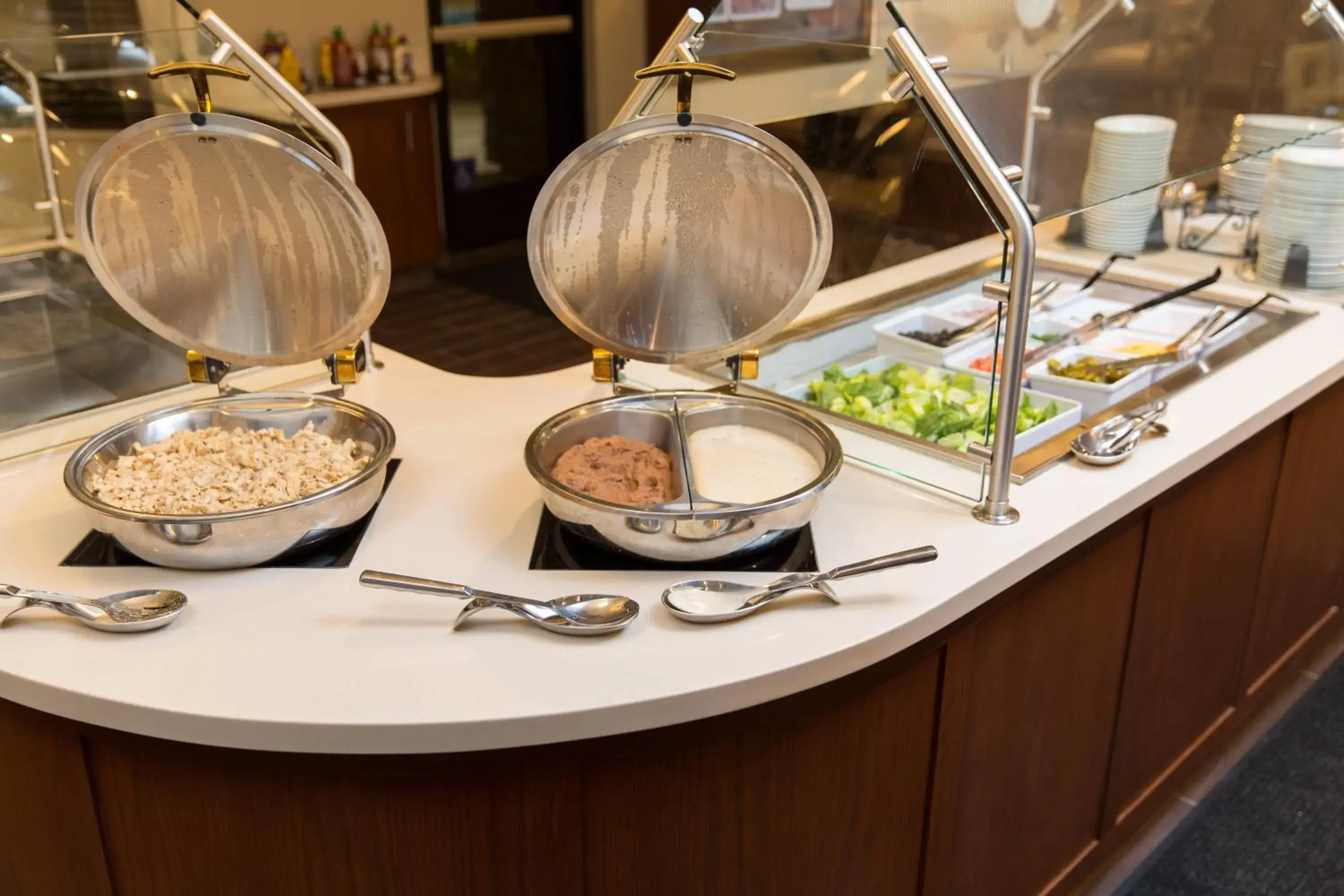 Restaurant/places to eat in Staybridge Suites Corona South by IHG Restaurant/places to eat in Staybridge Suites Corona South by IHG