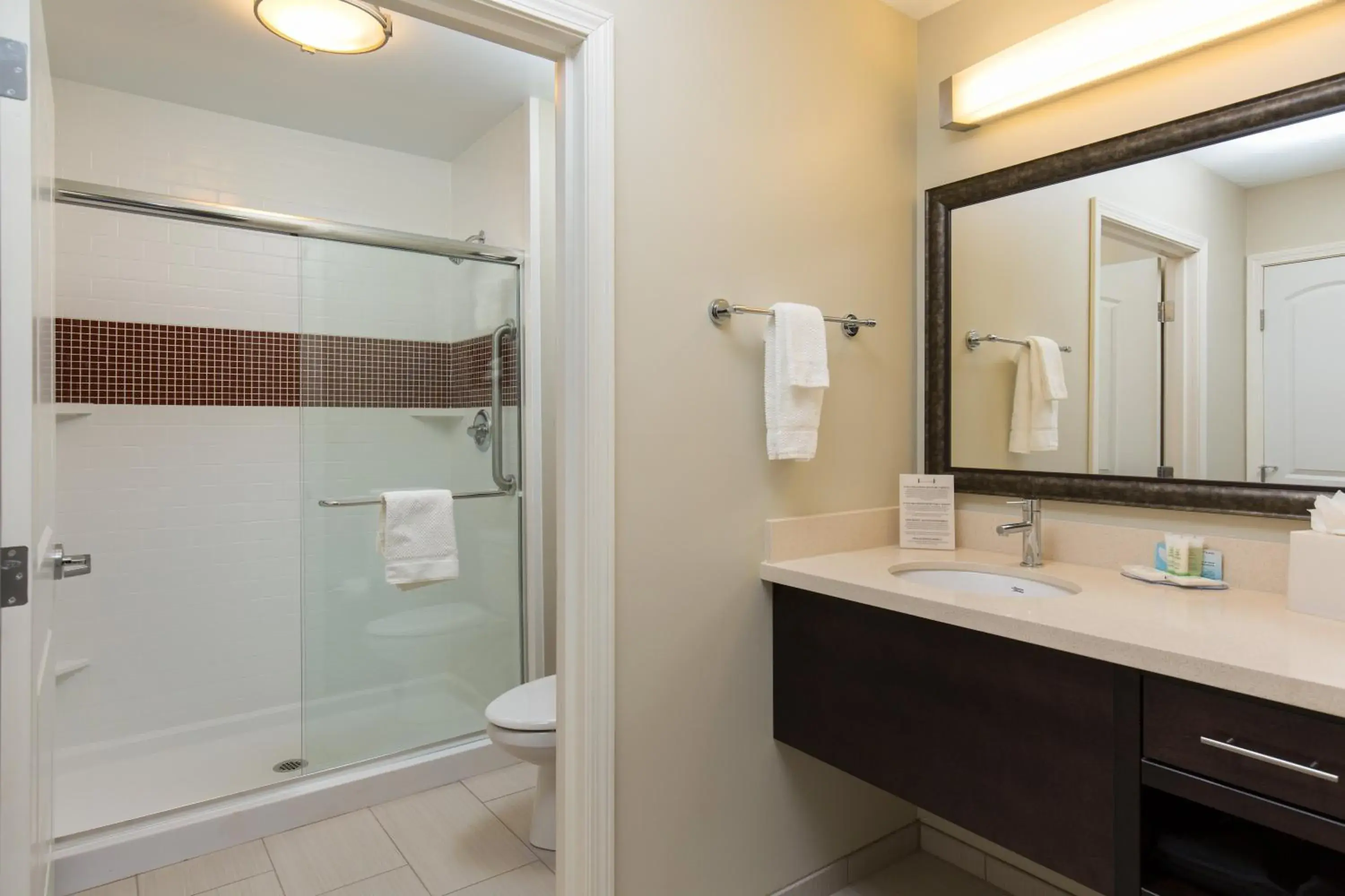 One-Bedroom King Suite in Staybridge Suites Corona South by IHG One-Bedroom King Suite in Staybridge Suites Corona South by IHG