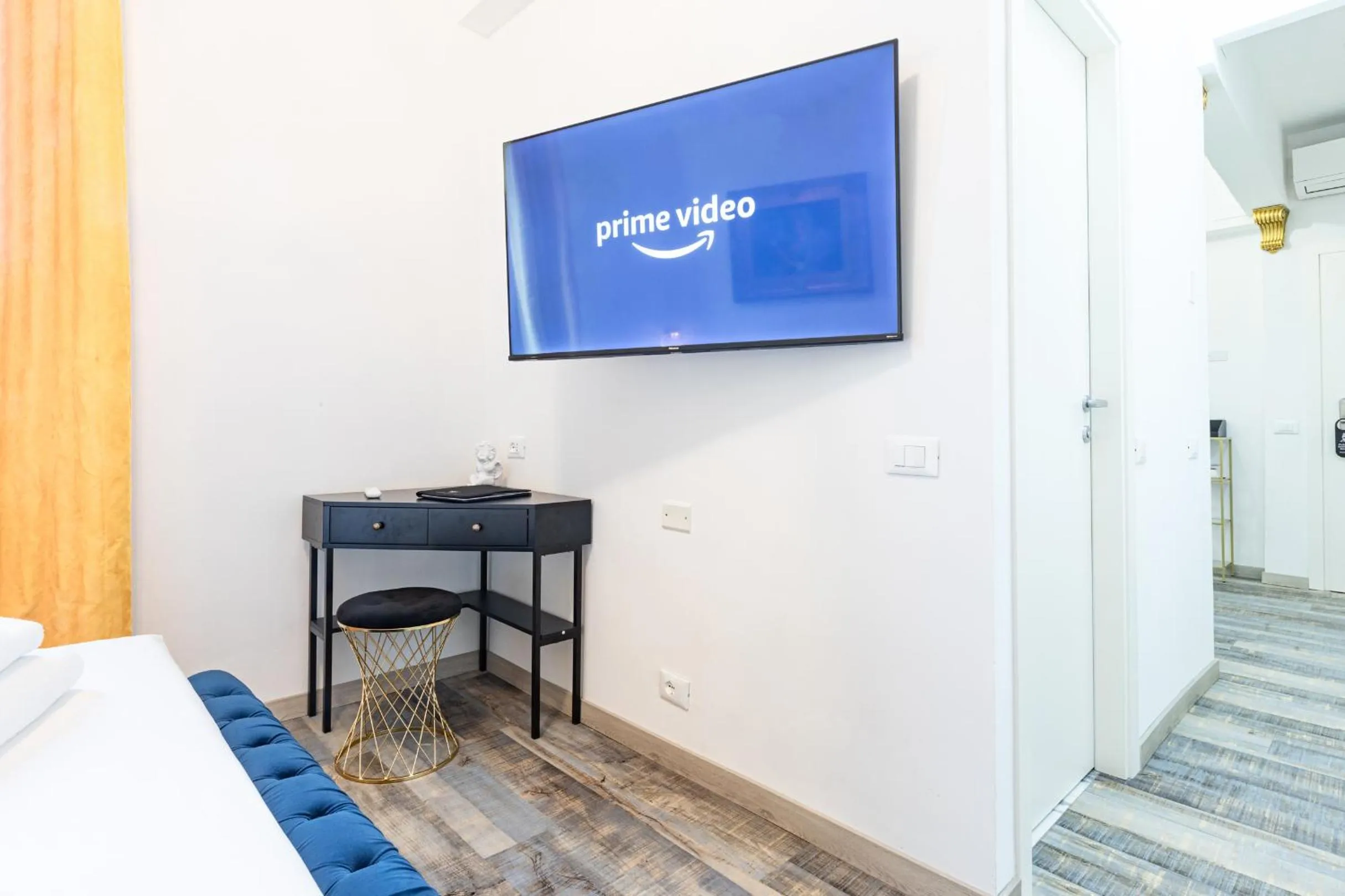 Bed in Il Monastero Collection